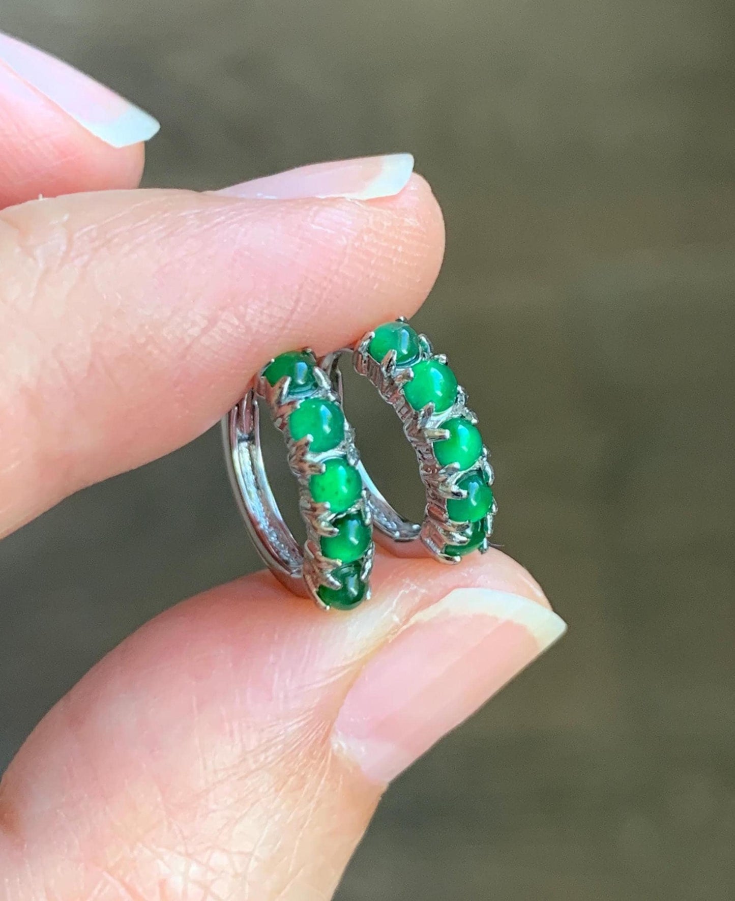 Natural Guatemalan Grade A Icy Highly Translucent Vibrant Green Jade Jadeite Hoop Huggie Earrings Sterling Silver 天然冰危绿起光翡翠银镶耳包 LEB180