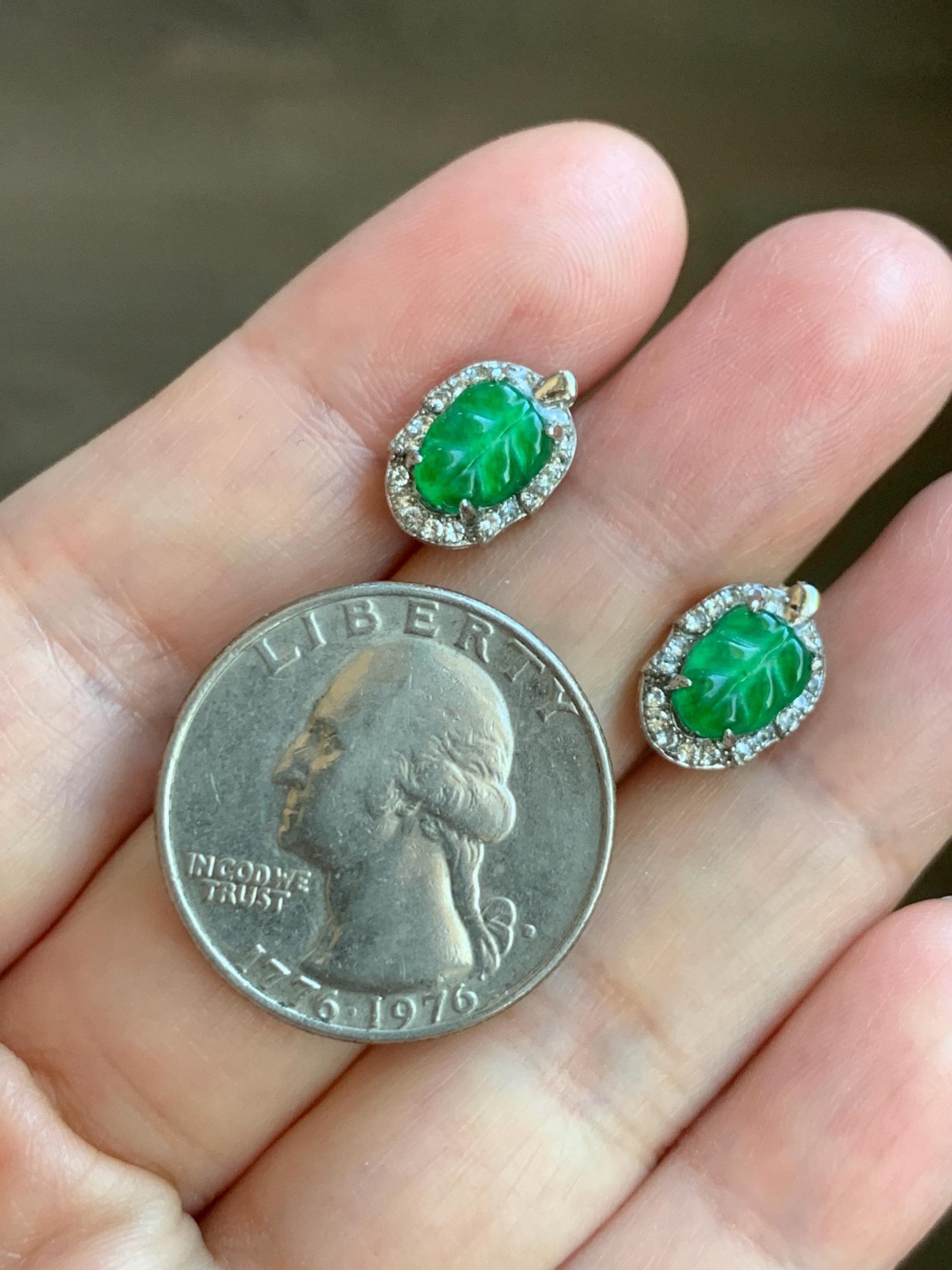 Natural Guatemalan Grade A Icy Translucent Vibrant Green Jade Jadeite Petite Leaf Stud Earrings Sterling Silver 天然冰危绿翡翠迷你叶子镶嵌耳钉 XWY66A