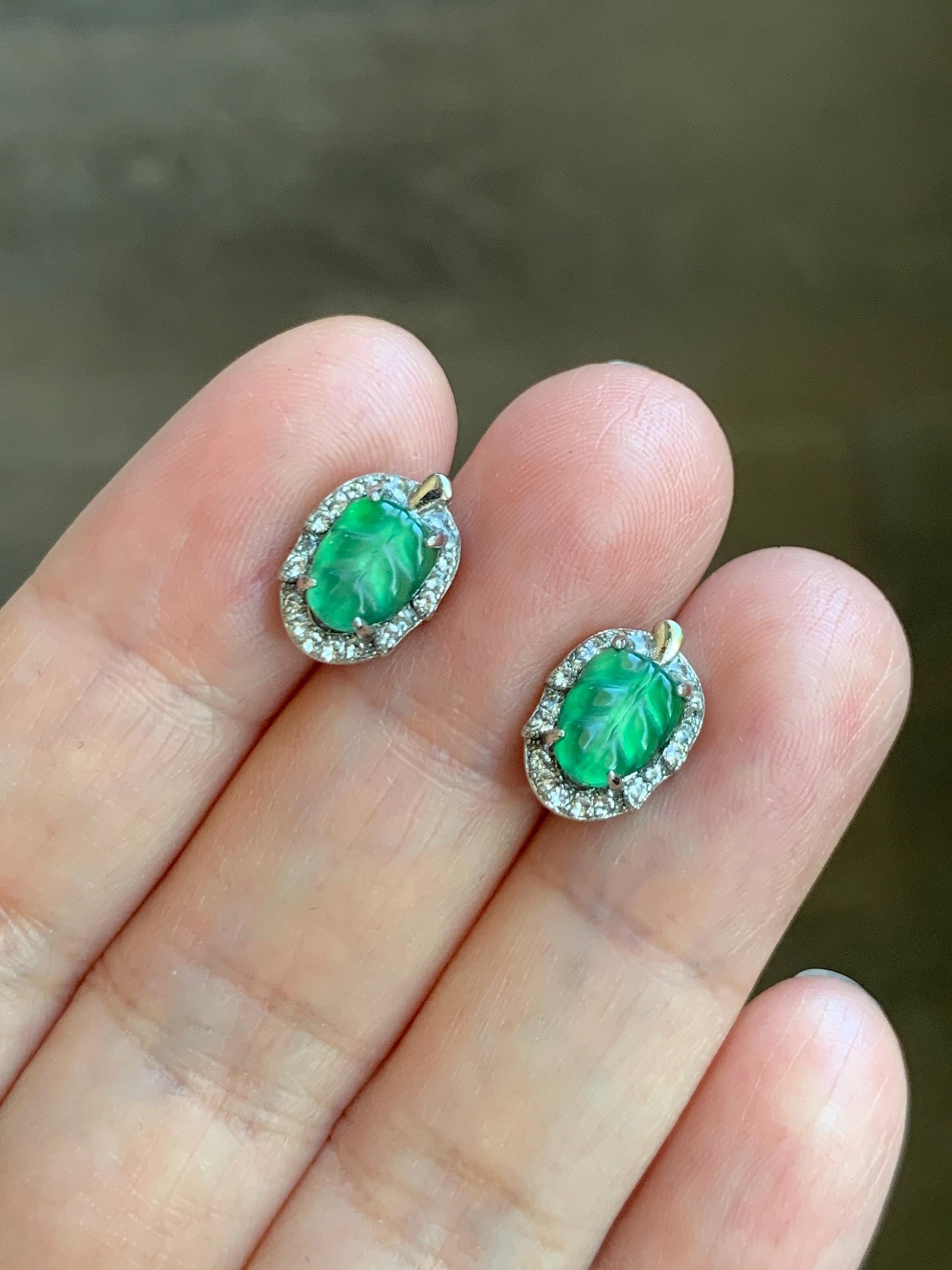 Natural Guatemalan Grade A Icy Highly Translucent Green Jade Jadeite Petite Carved Leaf Stud Earrings Sterling Silver 天然冰危绿翡翠迷你叶子镶嵌耳钉 XWY66B