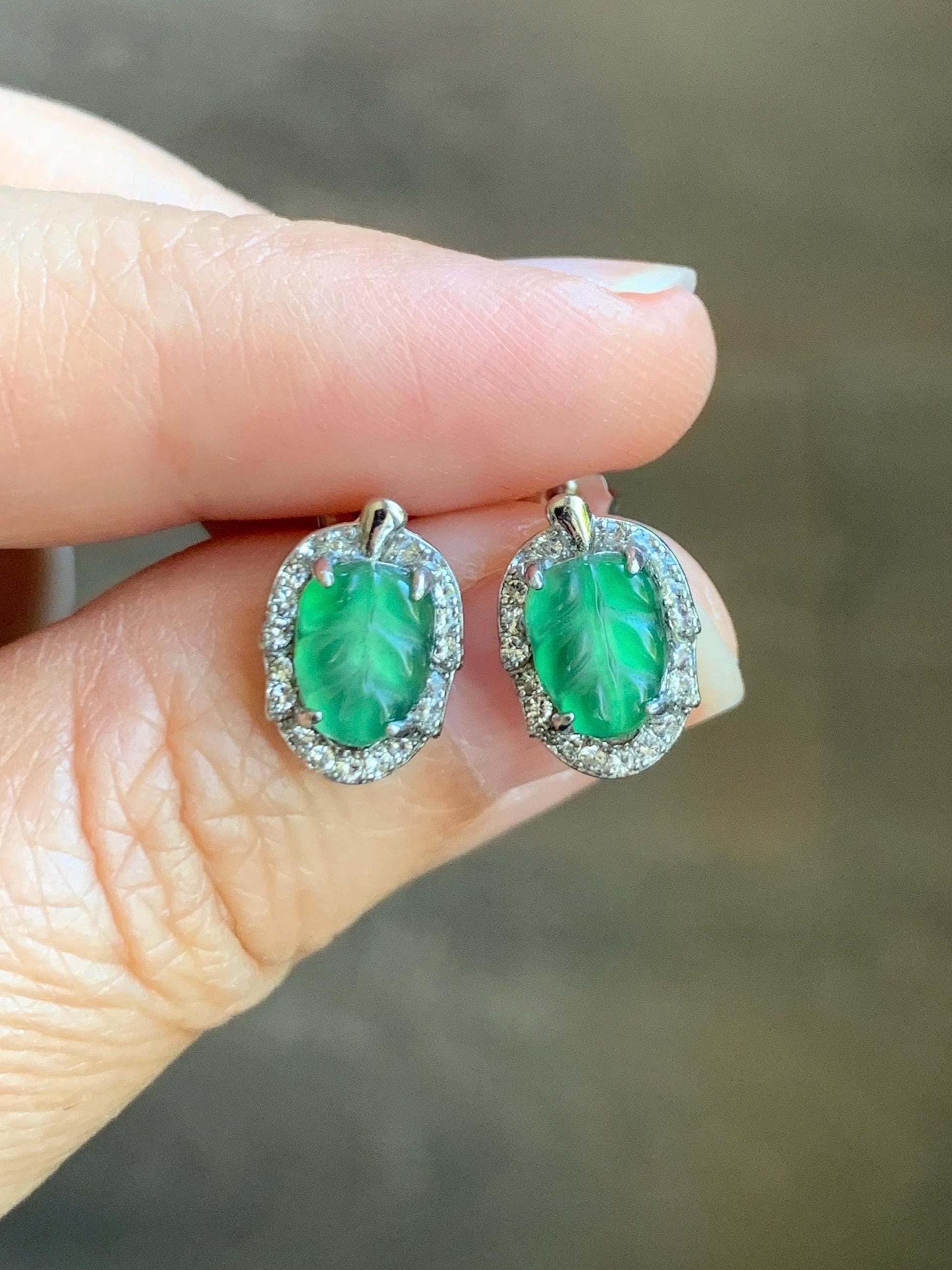 Natural Guatemalan Grade A Icy Highly Translucent Green Jade Jadeite Petite Carved Leaf Stud Earrings Sterling Silver 天然冰危绿翡翠迷你叶子镶嵌耳钉 XWY66B