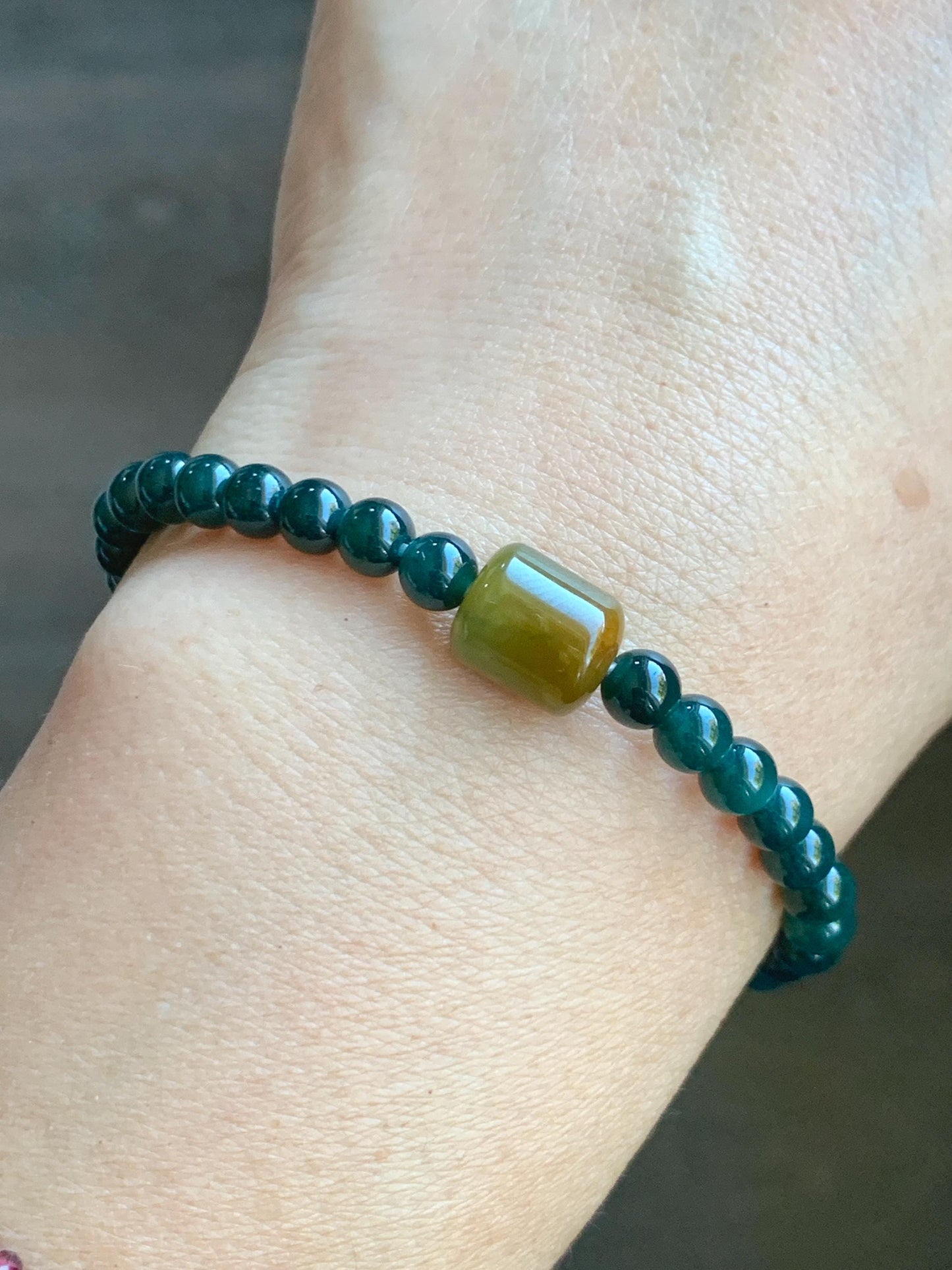 Natural Grade A Guatemalan Icy Translucent Dark Teal Jadeite Petite Beads Yellow Barrel Bead Beaded Bracelet 7” 8g 天然冰危深篮翡翠小圆珠冰黄桶珠手串 SWLT143