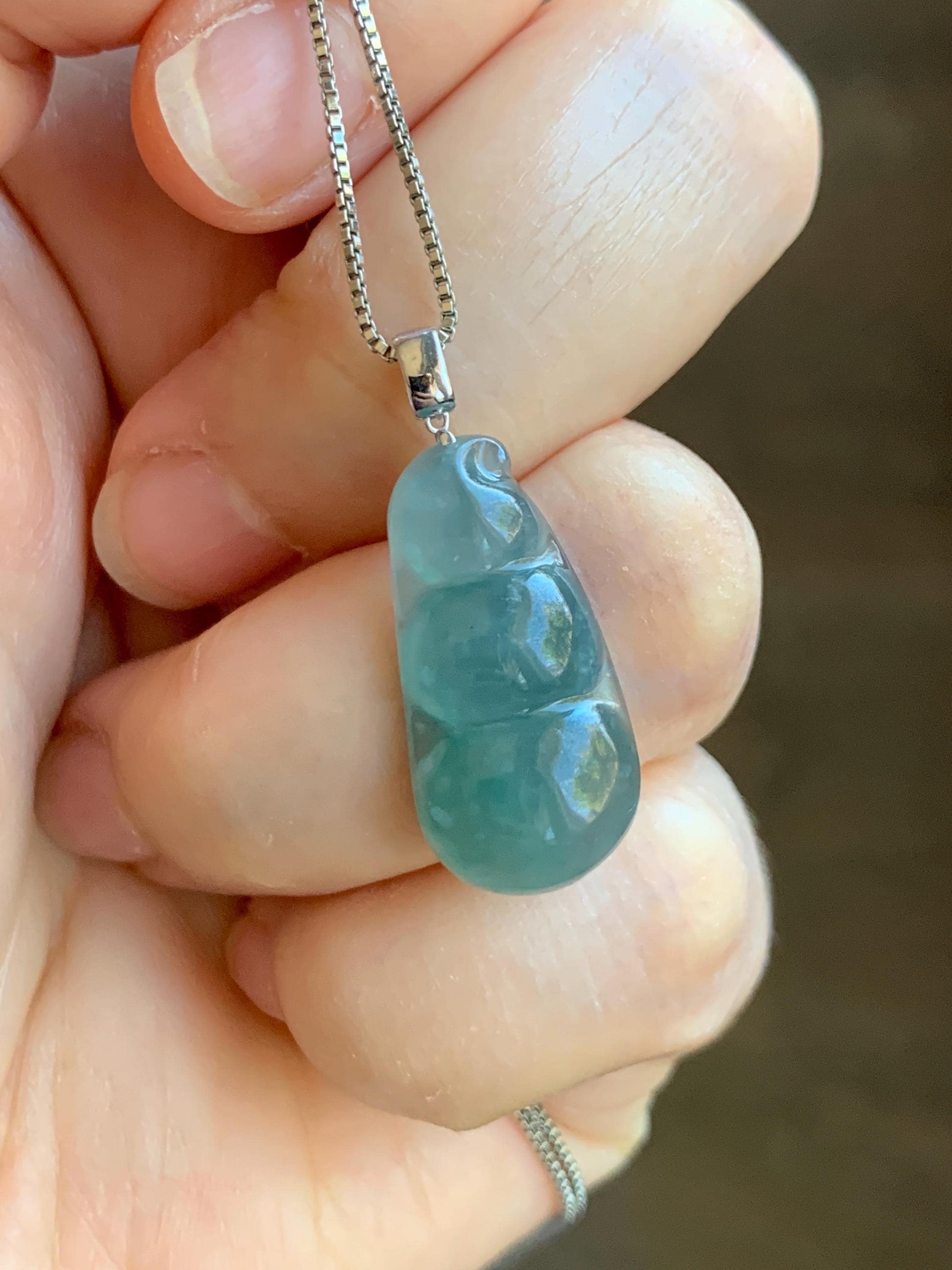 Natural Grade A Guatemalan Icy Translucent Dark Teal Blue Jade Jadeite Carved Peapod Pendant 18K White Gold 3g 天然冰危深蓝翡翠福豆镶嵌吊坠 WDD110A