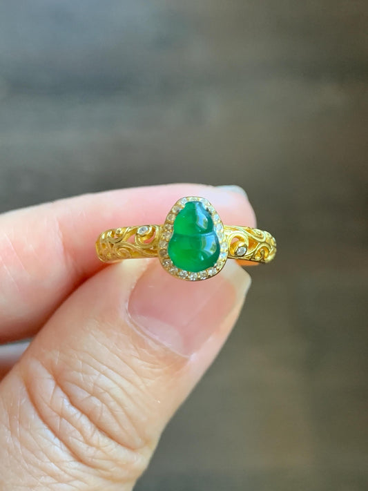 Natural Grade A Guatemalan Icy Translucent Vibrant Green Jade Jadeite Hulu Gourd Ring Sterling Silver Yellow Gold Finish 天然冰危绿翡翠葫芦银镶戒指 WLJ69