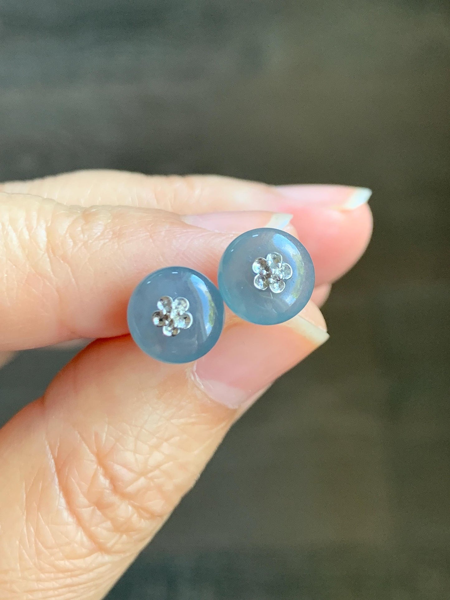 Certified Grade A Natural Guatemalan Icy Translucent Blue Jade Jadeite Drum Bead Stud Earrings 18K White Gold 2.11g 天然冰危蓝水翡翠鼓珠K金镶嵌耳钉 1643