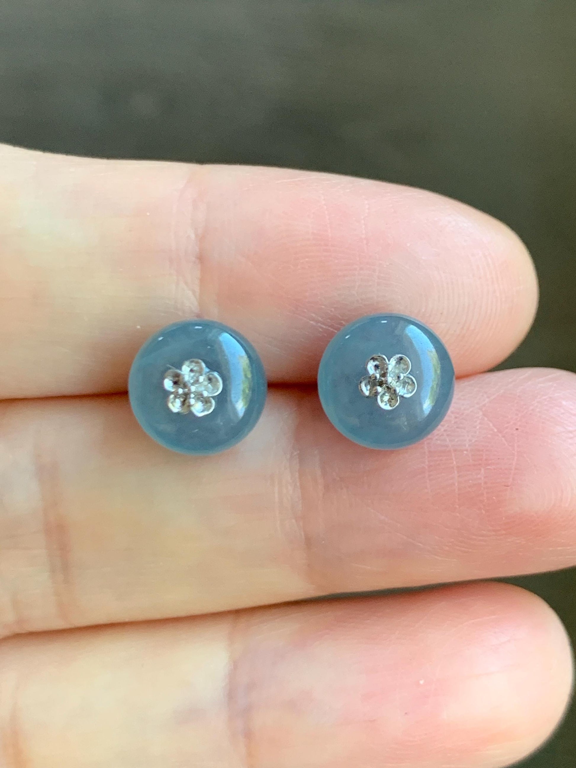 Certified Grade A Natural Guatemalan Icy Translucent Blue Jade Jadeite Drum Bead Stud Earrings 18K White Gold 2.11g 天然冰危蓝水翡翠鼓珠K金镶嵌耳钉 1643