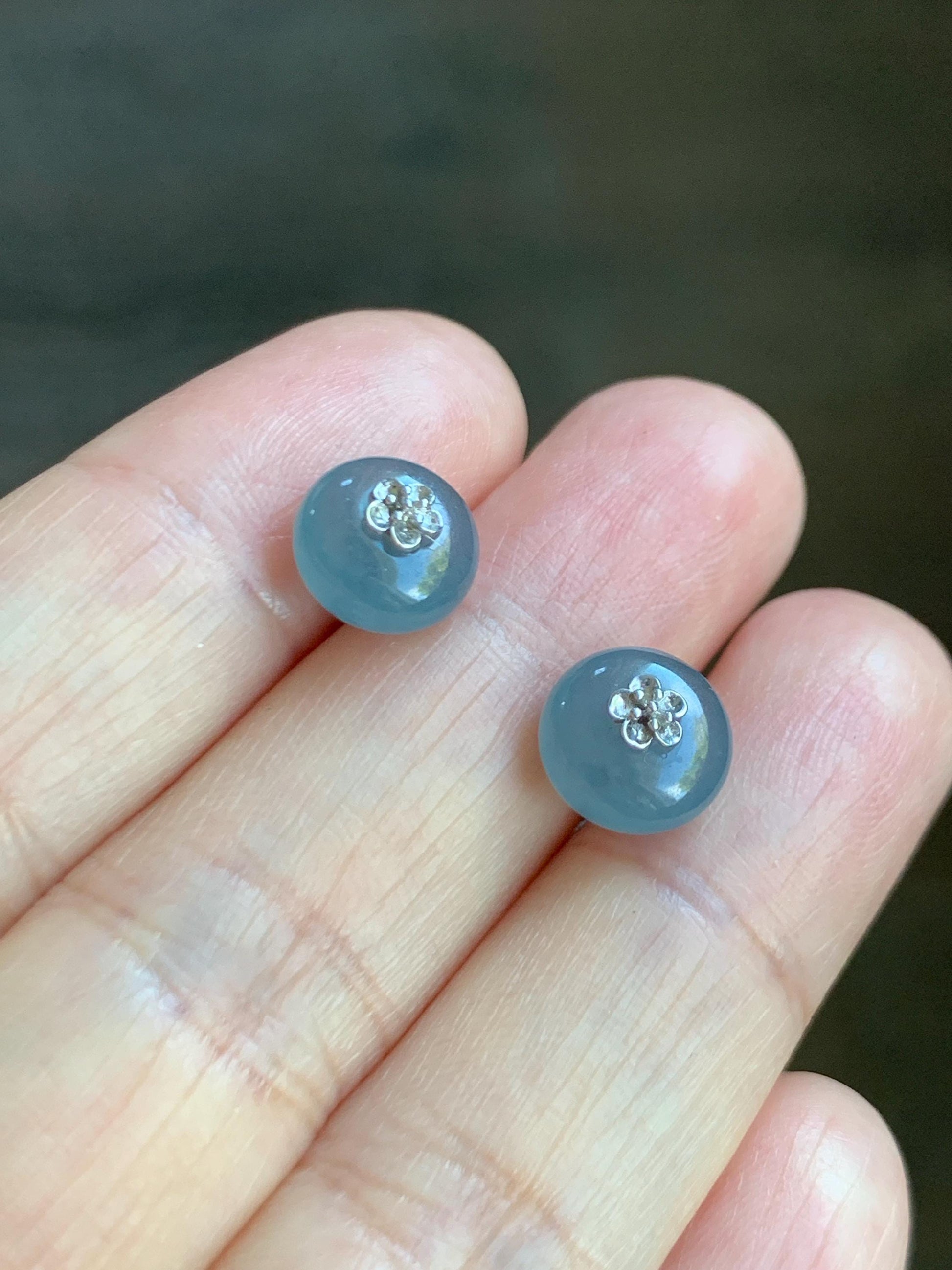 Certified Grade A Natural Guatemalan Icy Translucent Blue Jade Jadeite Drum Bead Stud Earrings 18K White Gold 2.11g 天然冰危蓝水翡翠鼓珠K金镶嵌耳钉 1643