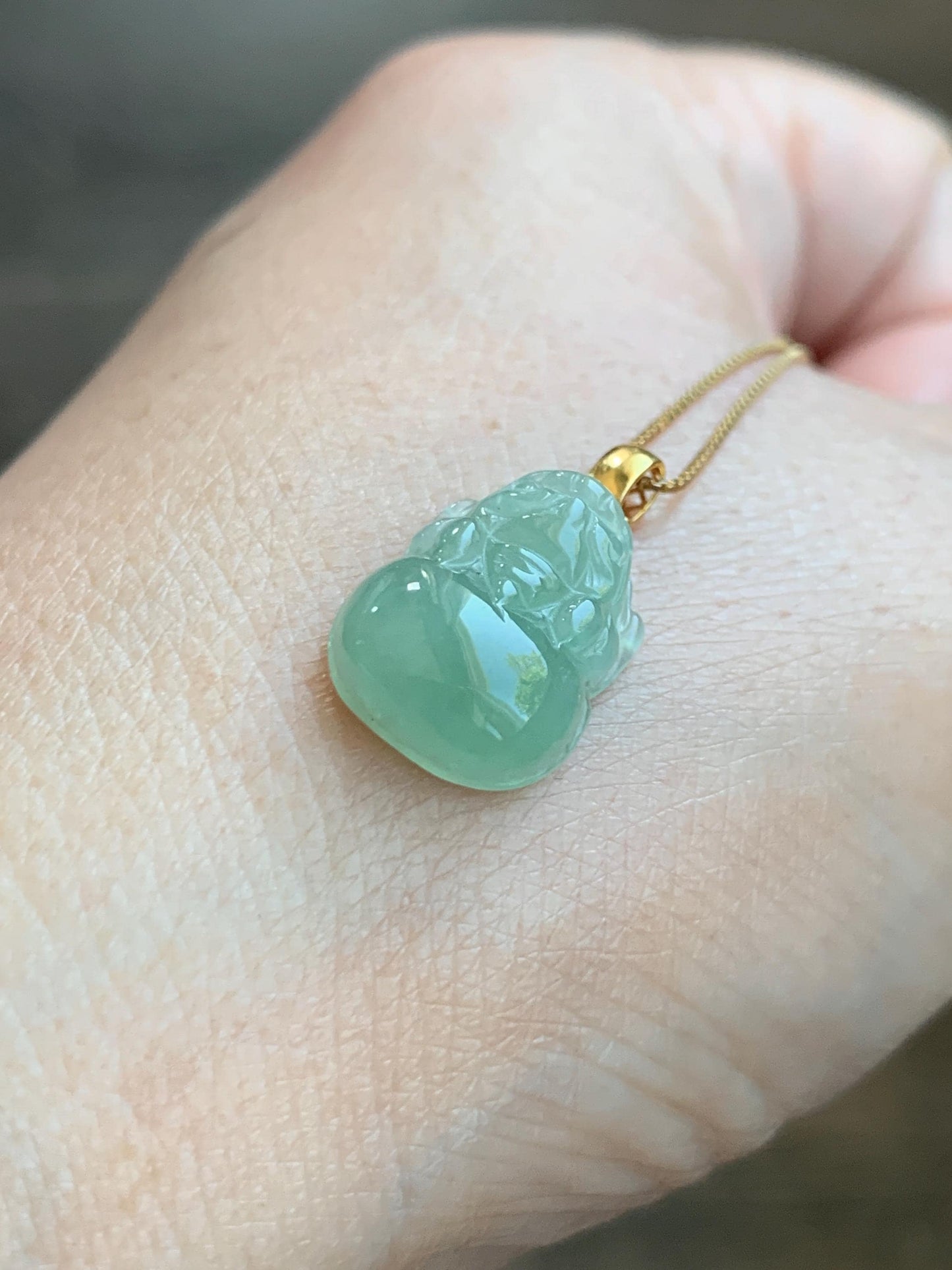 PETITE Natural Grade A Icy Translucent Light Green Jade Jadeite Carved Pixiu Pendant 18K Yellow Gold 天然冰绿翡翠貔貅吊坠 ZYC179