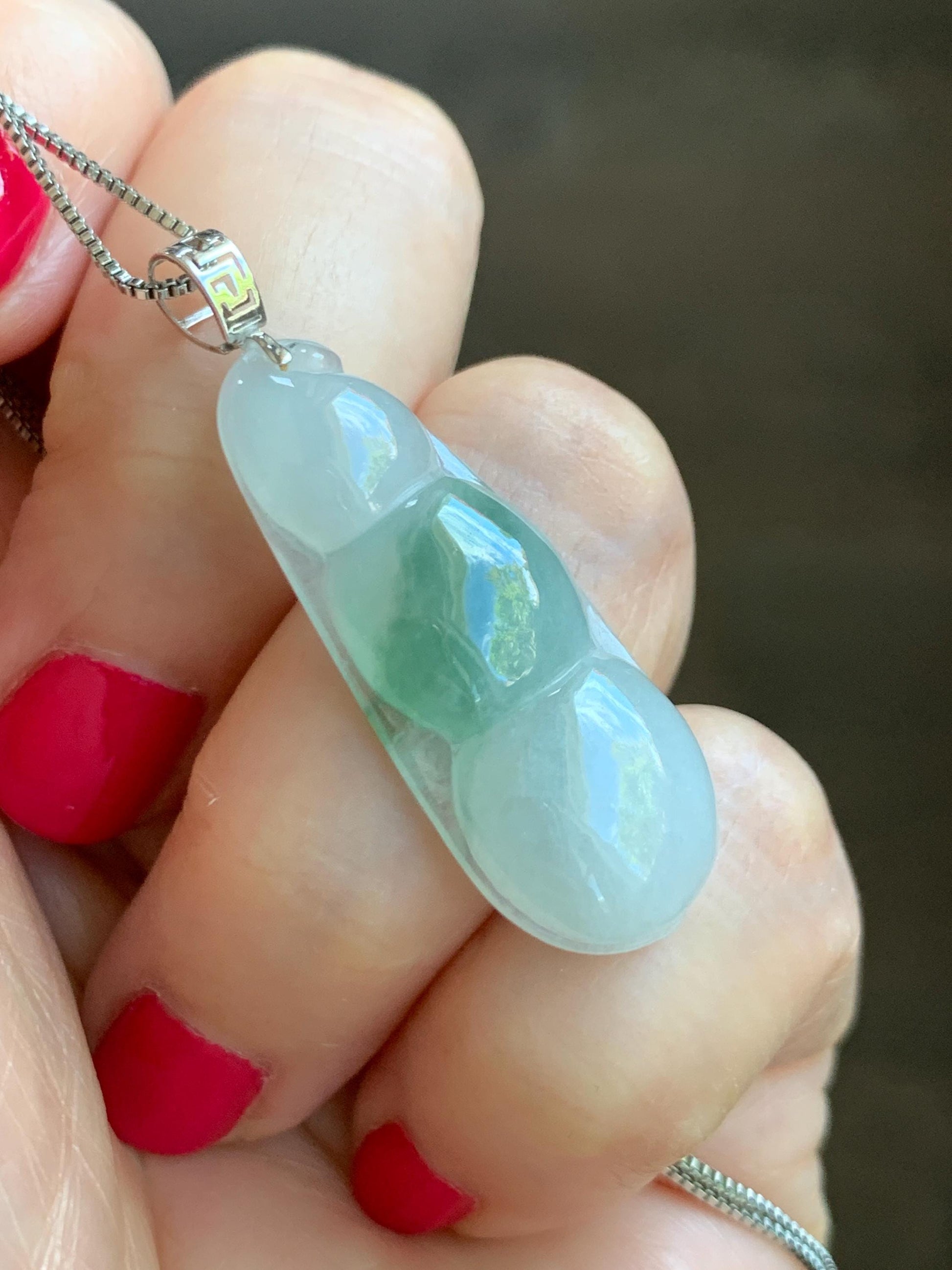 Natural Grade A Icy Translucent Light Green Marbled Jade Jadeite Carved Lucky Peapod Pendant 18K White Gold 4g 天然冰飘花翡翠福豆镶嵌吊坠 MDD230D