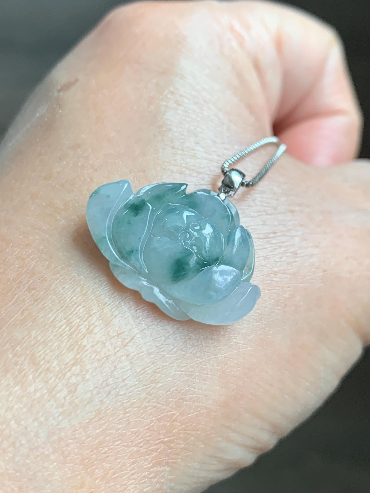Natural Grade A Icy Translucent Green Marbled Jade Jadeite Carved Lotus Flower Pendant 18K White Gold 4g 天然冰飘花翡翠莲花镶嵌吊坠 MPLH176B