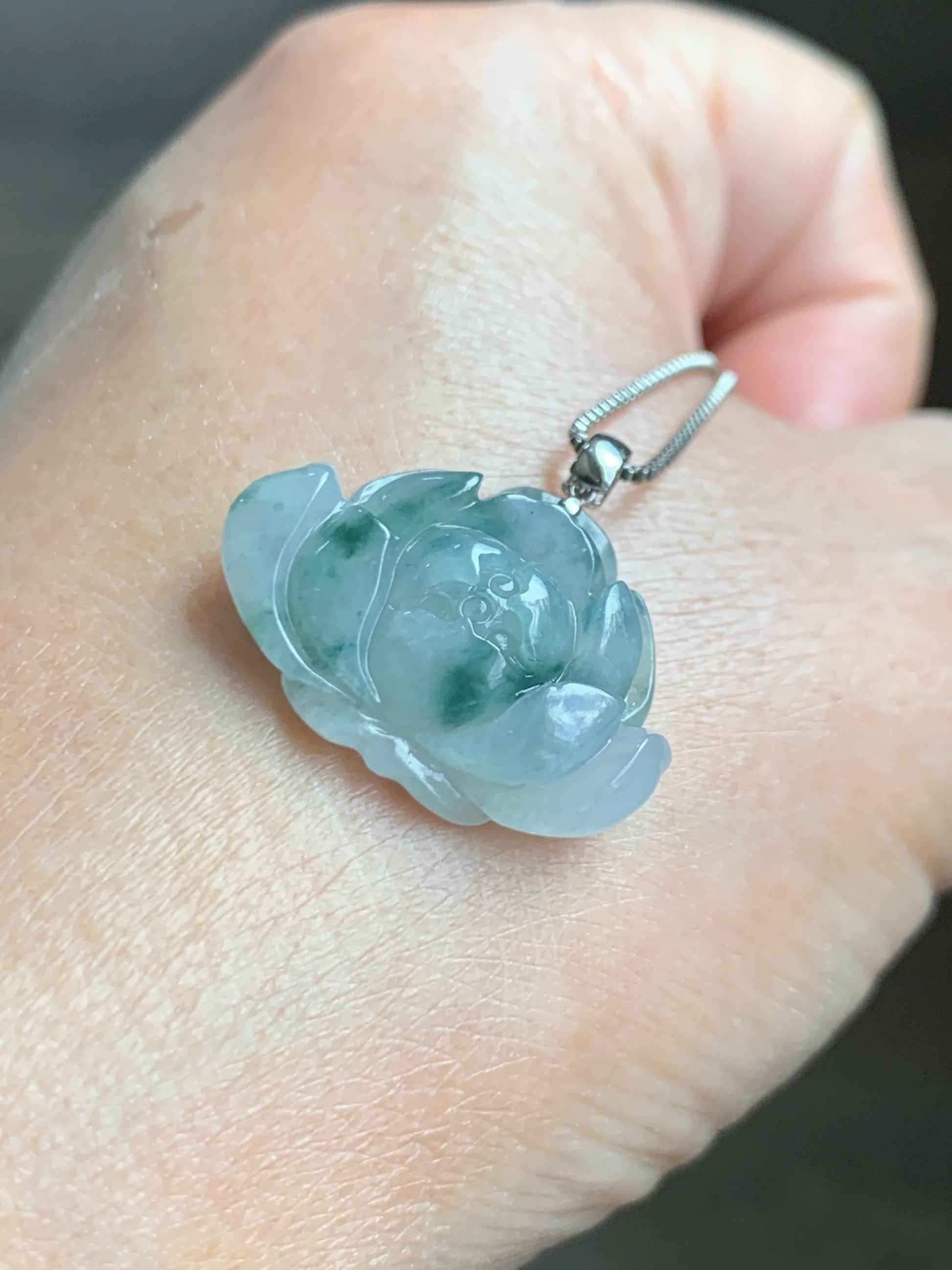 Natural Grade A Icy Translucent Green Marbled Jade Jadeite Carved Lotus Flower Pendant 18K White Gold 4g 天然冰飘花翡翠莲花镶嵌吊坠 MPLH176B