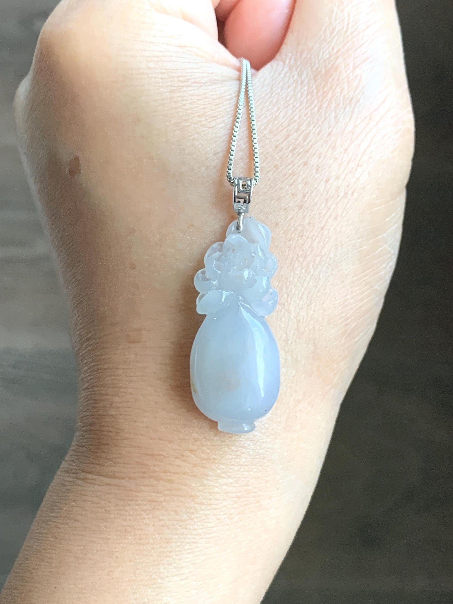 Natural Grade A Icy Translucent Pastel Golden Brown Marbled Jade Jadeite Lotus Flower Vase Pendant 18K White Gold 天然冰胶淡藕粉撒金翡翠莲花宝瓶吊坠 MHP376B