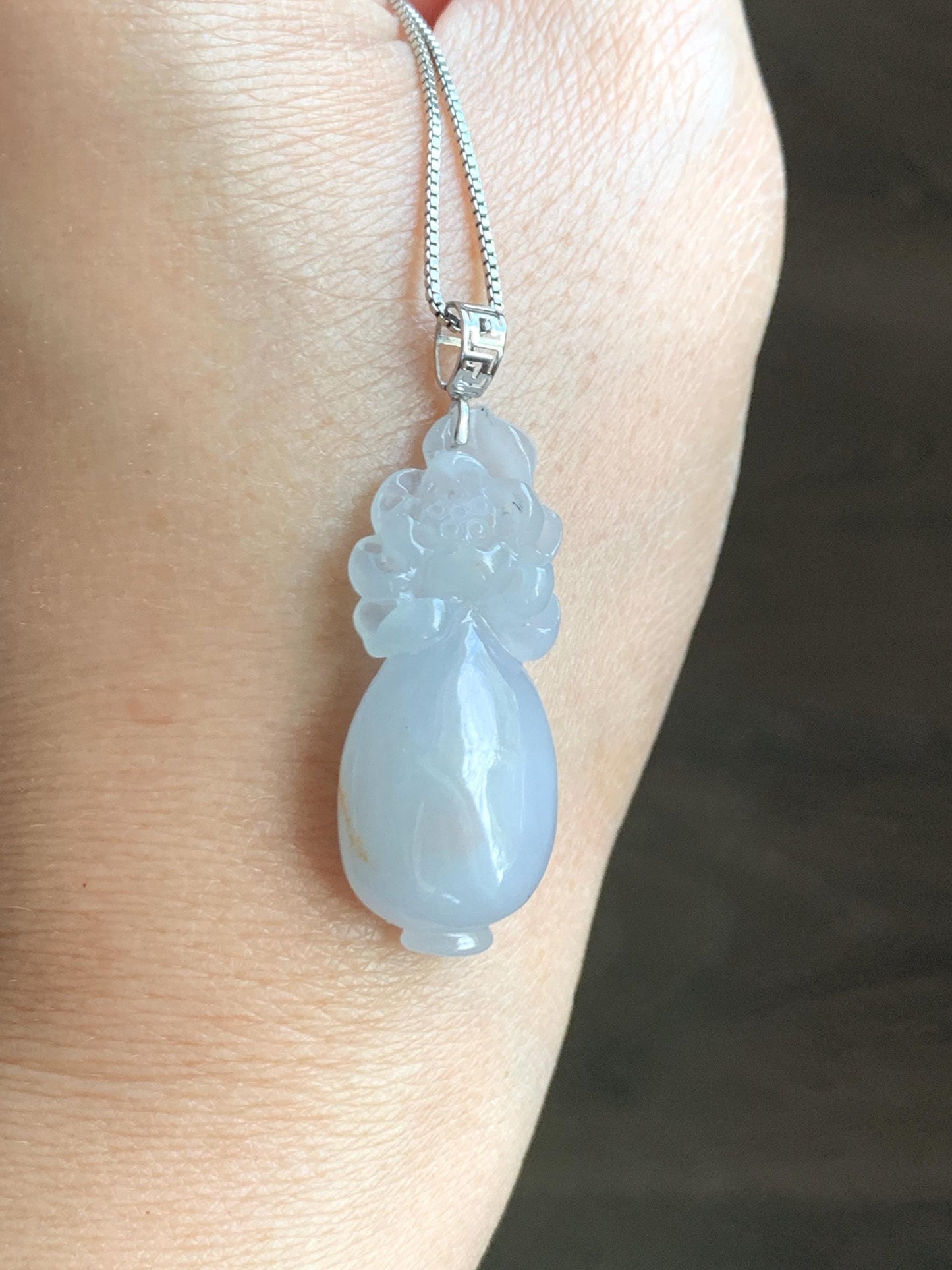 Natural Grade A Icy Translucent Pastel Golden Brown Marbled Jade Jadeite Lotus Flower Vase Pendant 18K White Gold 天然冰胶淡藕粉撒金翡翠莲花宝瓶吊坠 MHP376B