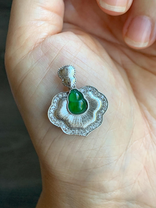 Natural Grade A Guatemalan Icy Translucent Vibrant Green Jade Jadeite Gourd Hulu Pendant Sterling Silver 天然冰危绿翡翠葫芦吊坠 HLS77