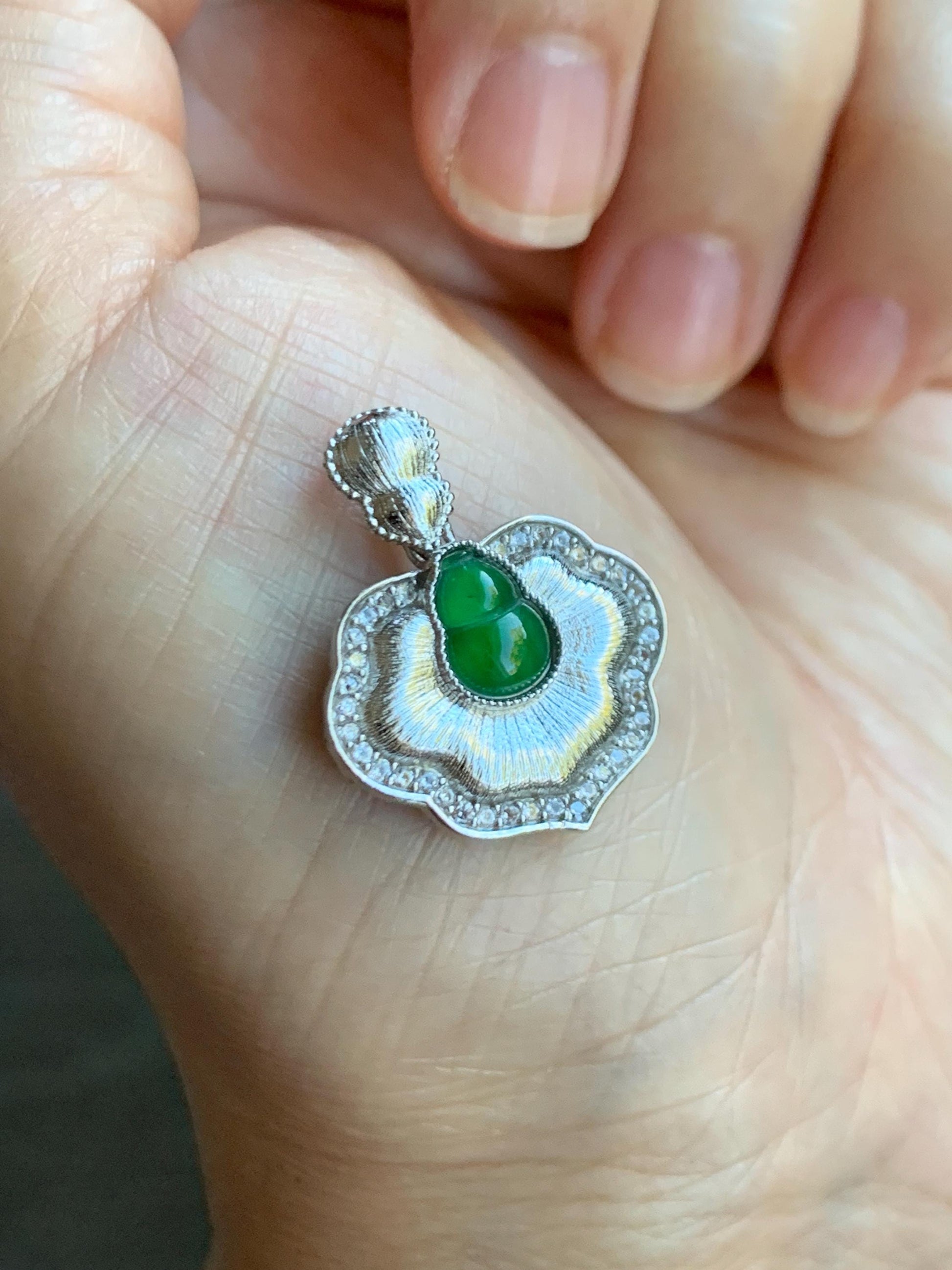 Natural Grade A Guatemalan Icy Translucent Vibrant Green Jade Jadeite Gourd Hulu Pendant Sterling Silver 天然冰危绿翡翠葫芦吊坠 HLS77