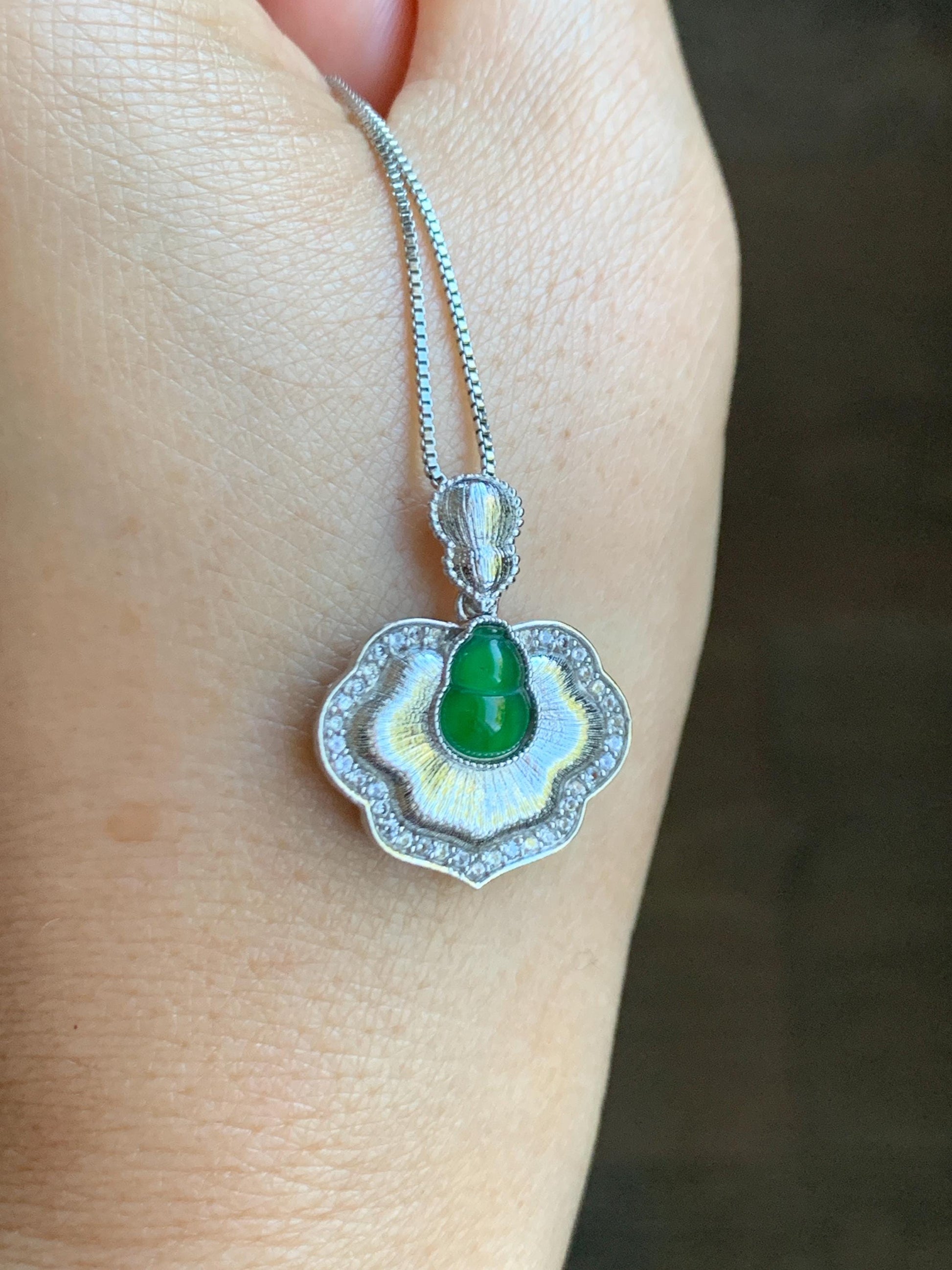 Natural Grade A Guatemalan Icy Translucent Vibrant Green Jade Jadeite Gourd Hulu Pendant Sterling Silver 天然冰危绿翡翠葫芦吊坠 HLS77
