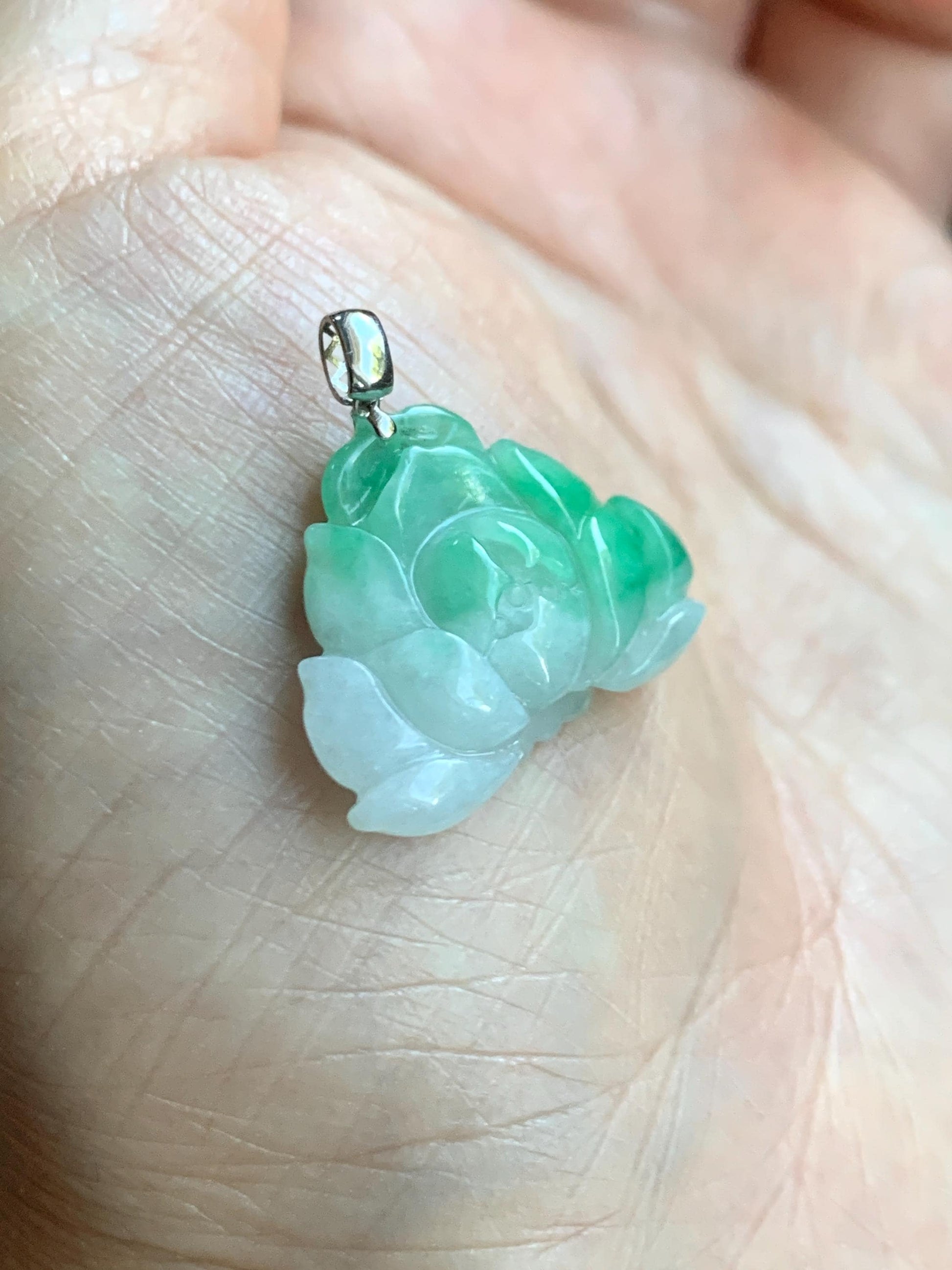Natural Grade A Icy Translucent White & Green Marbled Jade Jadeite Lotus Flower Pendant 18K White Gold 3g 天然细糯白第青花翡翠莲花镶嵌吊坠 MBQ560