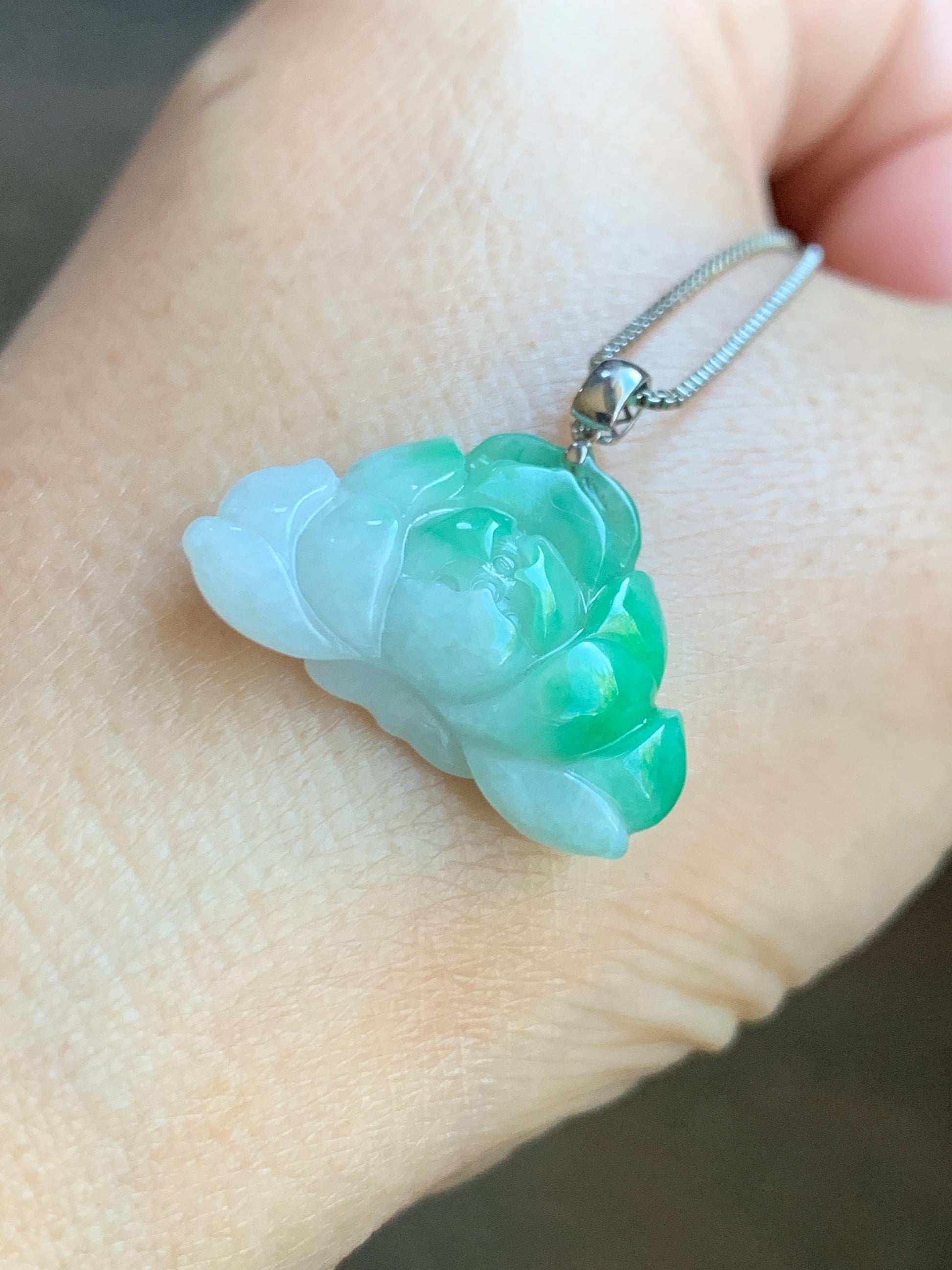 Natural Grade A Icy Translucent White & Green Marbled Jade Jadeite Lotus Flower Pendant 18K White Gold 3g 天然细糯白第青花翡翠莲花镶嵌吊坠 MBQ560