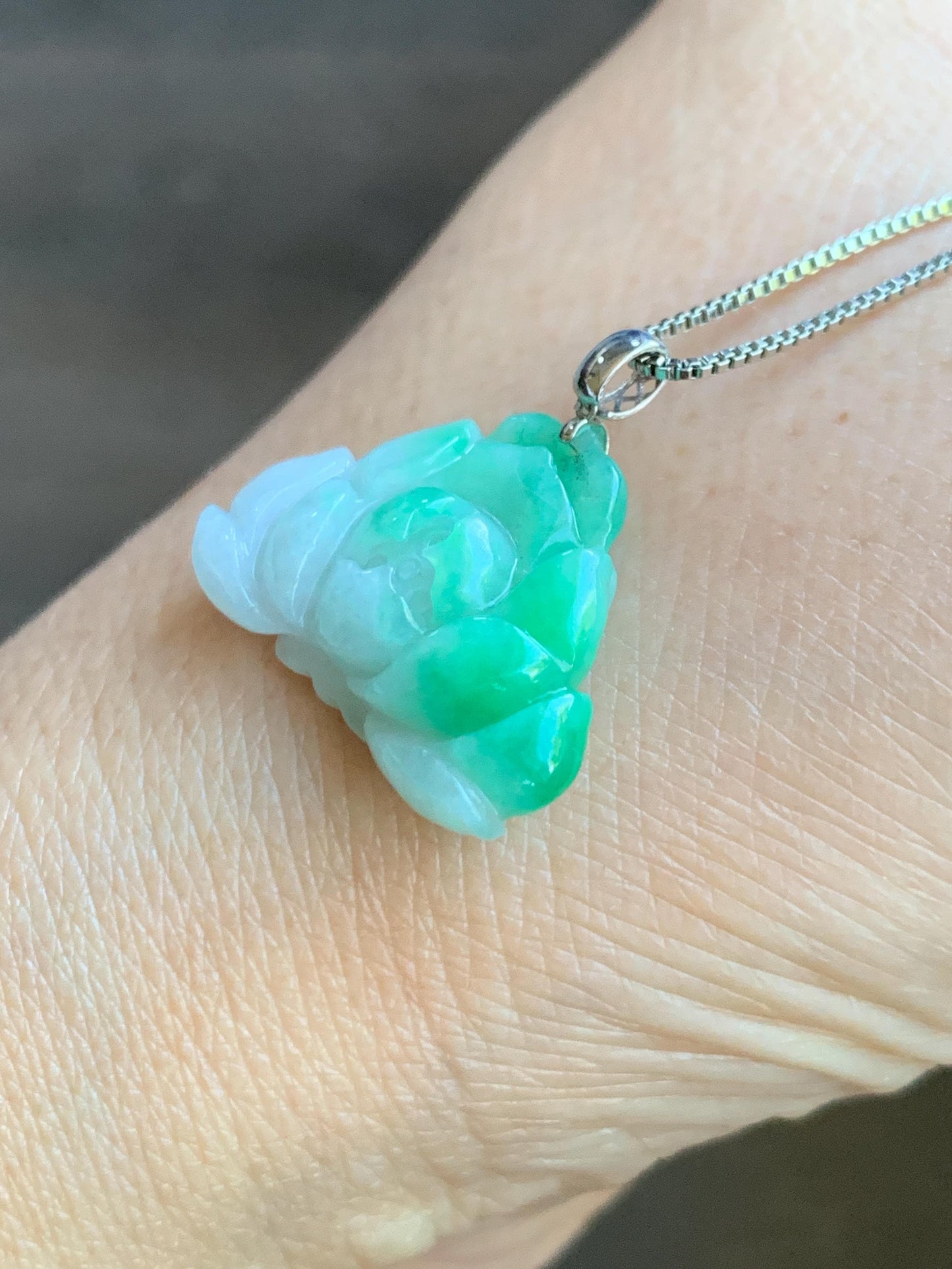 Natural Grade A Icy Translucent White & Green Marbled Jade Jadeite Lotus Flower Pendant 18K White Gold 3g 天然细糯白第青花翡翠莲花镶嵌吊坠 MBQ560