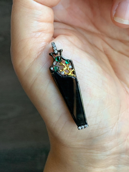 Natural Grade A Guatemalan Icy Highly Translucent Wuji Jadeite Wu Shi Pai Vase Pendant Sterling Silver 3g 天然冰胶危乌鸡翡翠无事牌镶嵌花瓶吊坠 WJP180