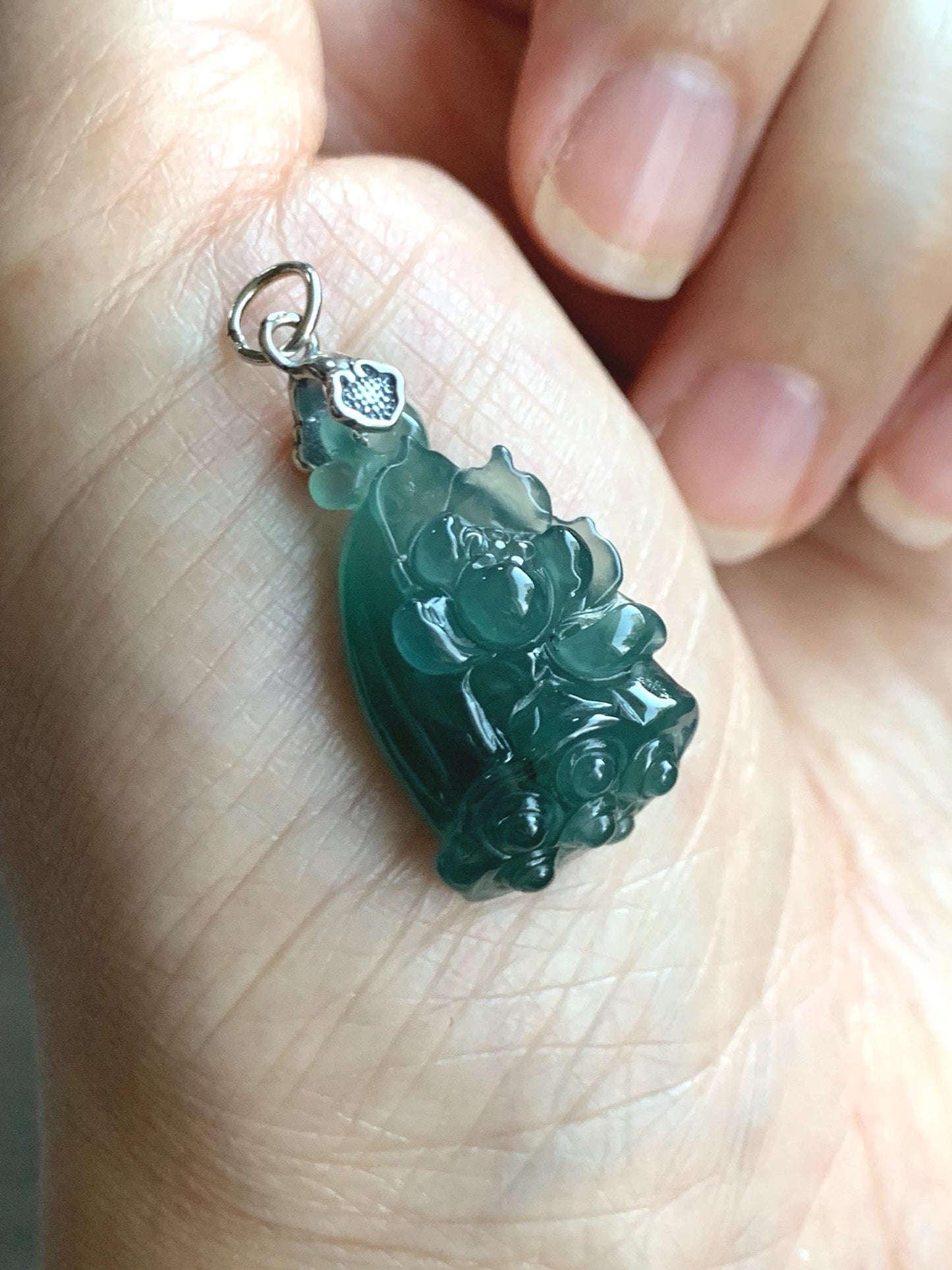 Natural Grade A Guatemalan Icy Translucent Dark Teal Blue Jade Jadeite Lotus Flower Lotus Pod Pendant Sterling Silver 天然冰危深蓝翡翠莲花莲蓬吊坠 WHP280B