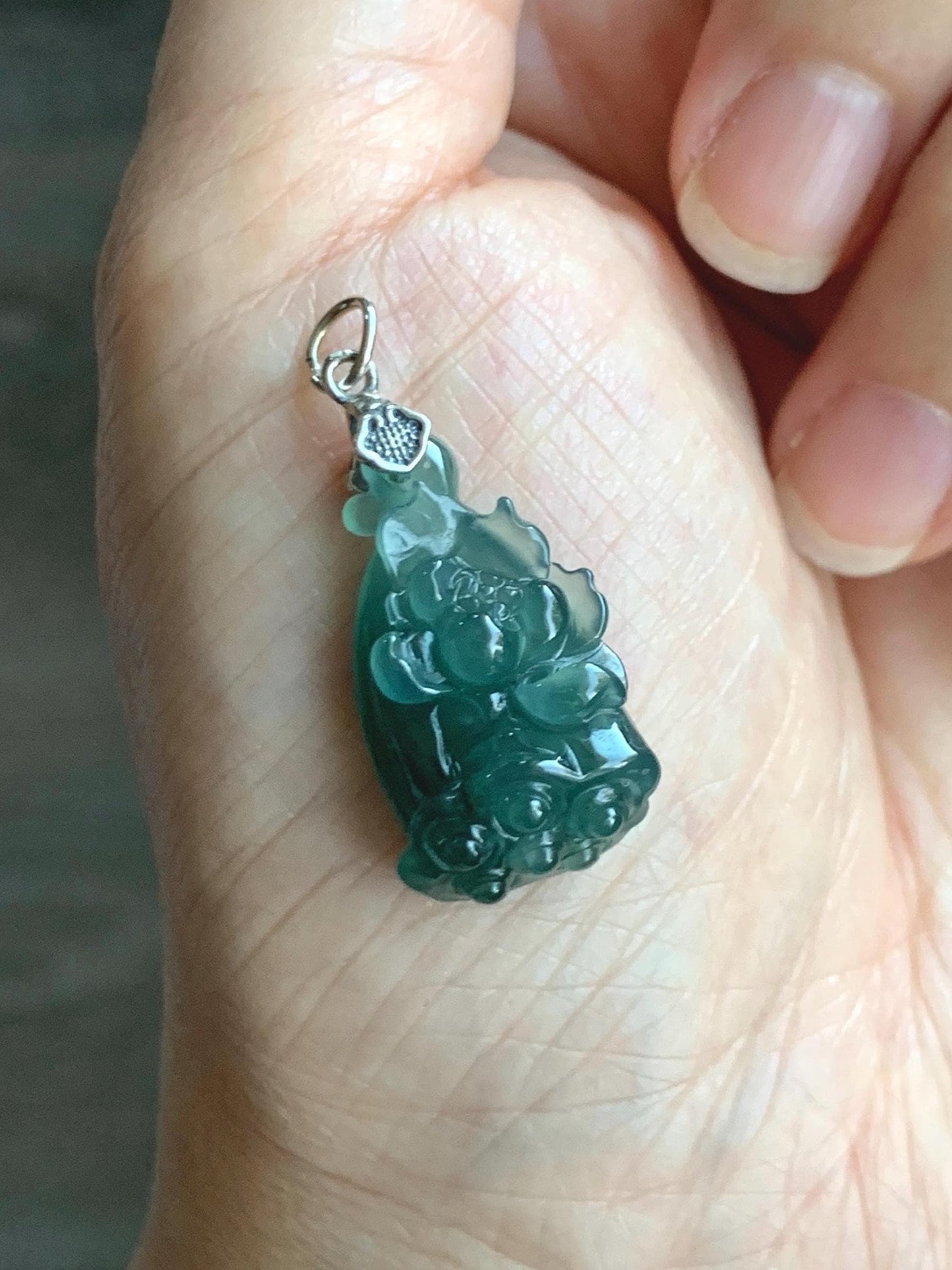 Natural Grade A Guatemalan Icy Translucent Dark Teal Blue Jade Jadeite Lotus Flower Lotus Pod Pendant Sterling Silver 天然冰危深蓝翡翠莲花莲蓬吊坠 WHP280B