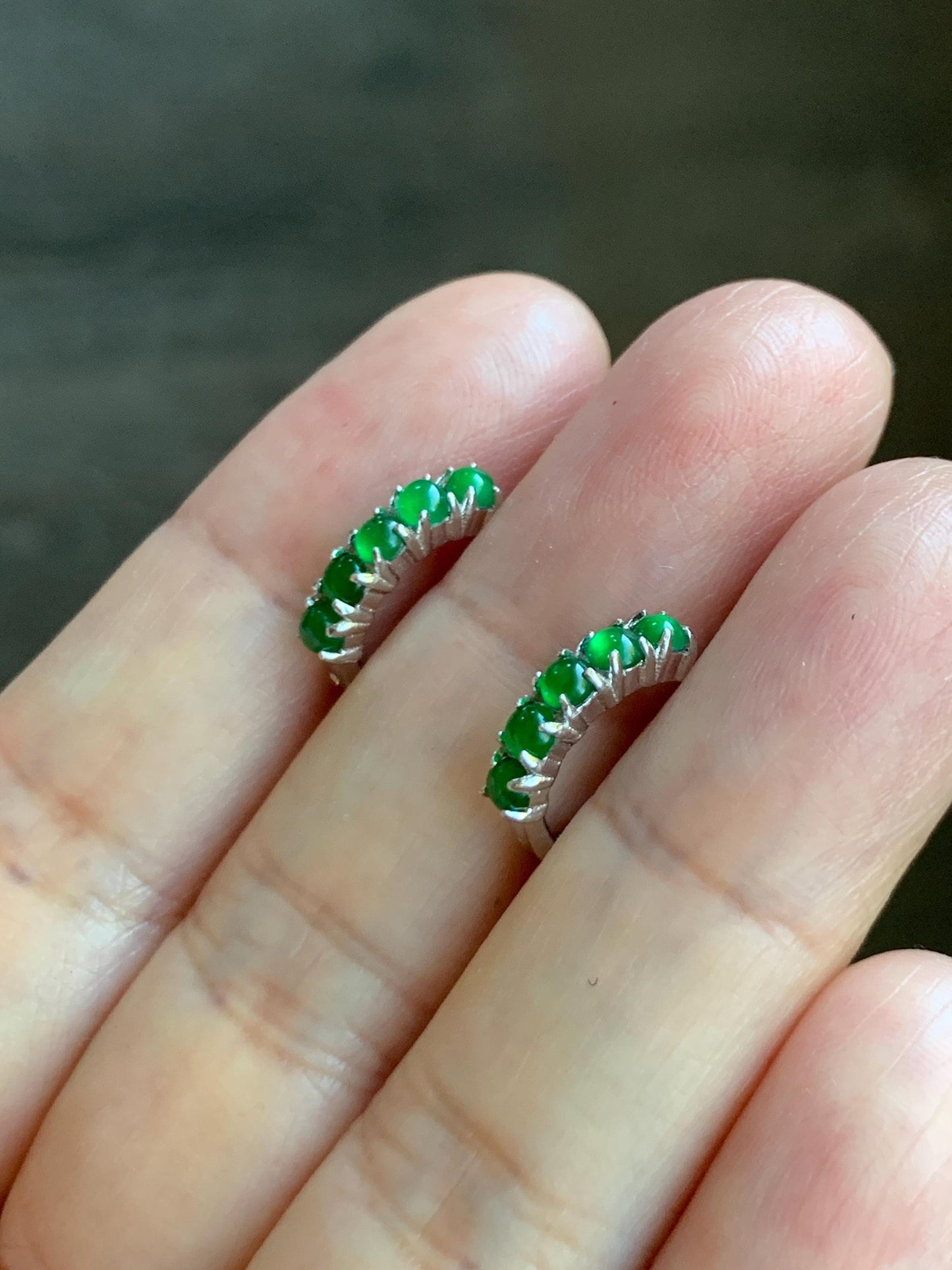 Natural Guatemalan Grade A Icy Highly Translucent Vibrant Green Jade Jadeite Hoop Huggie Earrings Sterling Silver 天然冰危绿起光翡翠银镶耳包 LEB160B