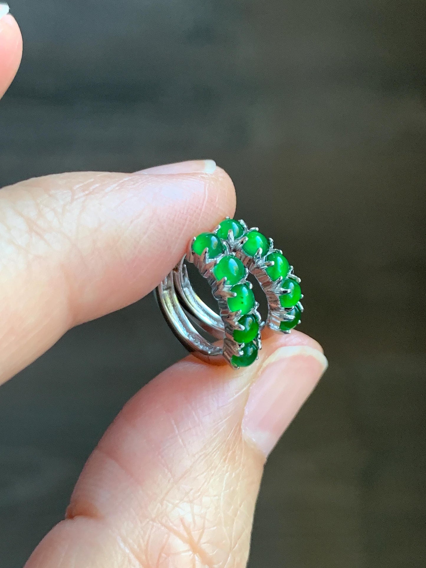 Natural Guatemalan Grade A Icy Highly Translucent Vibrant Green Jade Jadeite Hoop Huggie Earrings Sterling Silver 天然冰危绿起光翡翠银镶耳包 LEB160B