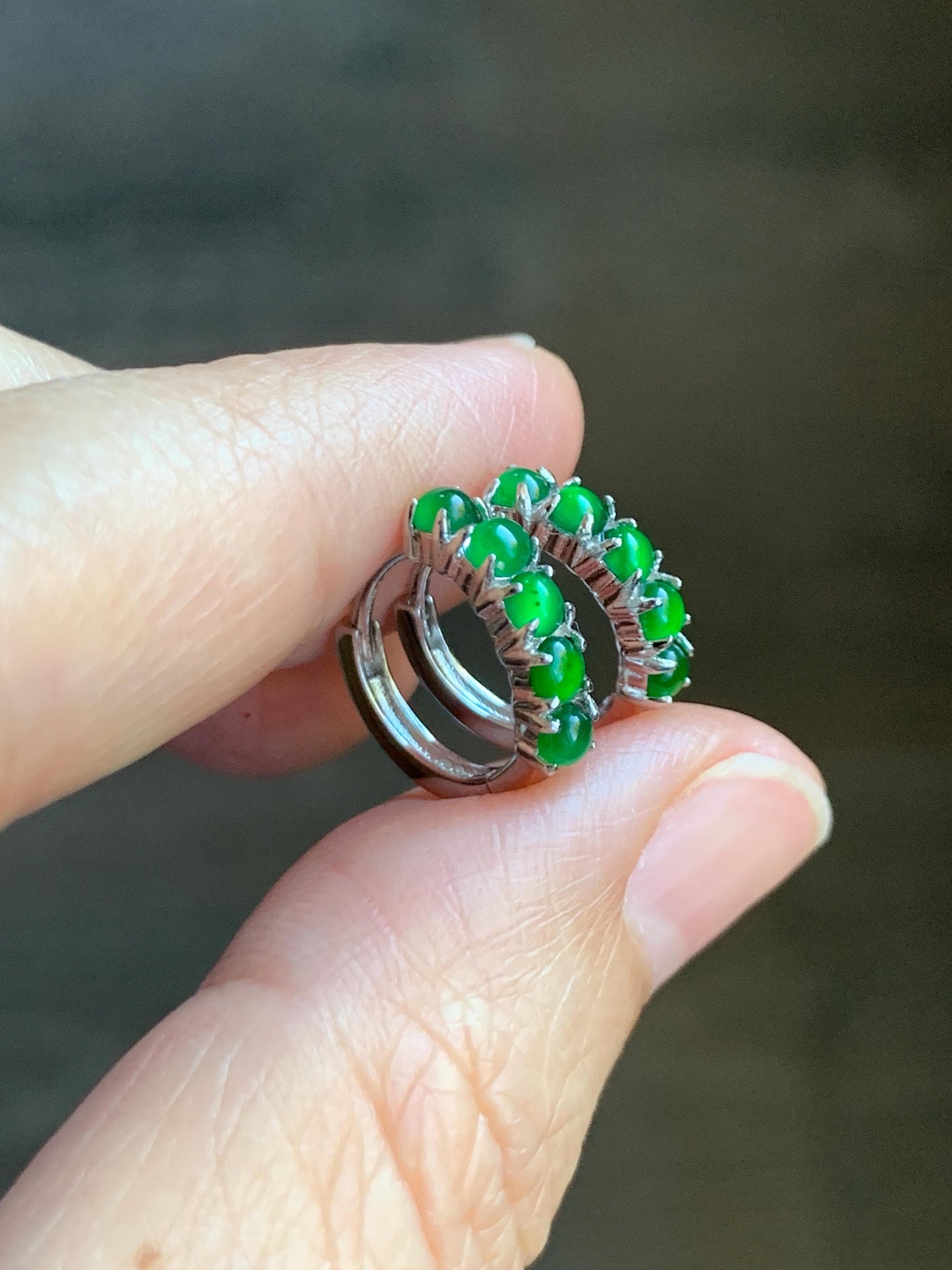 Natural Guatemalan Grade A Icy Highly Translucent Vibrant Green Jade Jadeite Hoop Huggie Earrings Sterling Silver 天然冰危绿起光翡翠银镶耳包 LEB160B