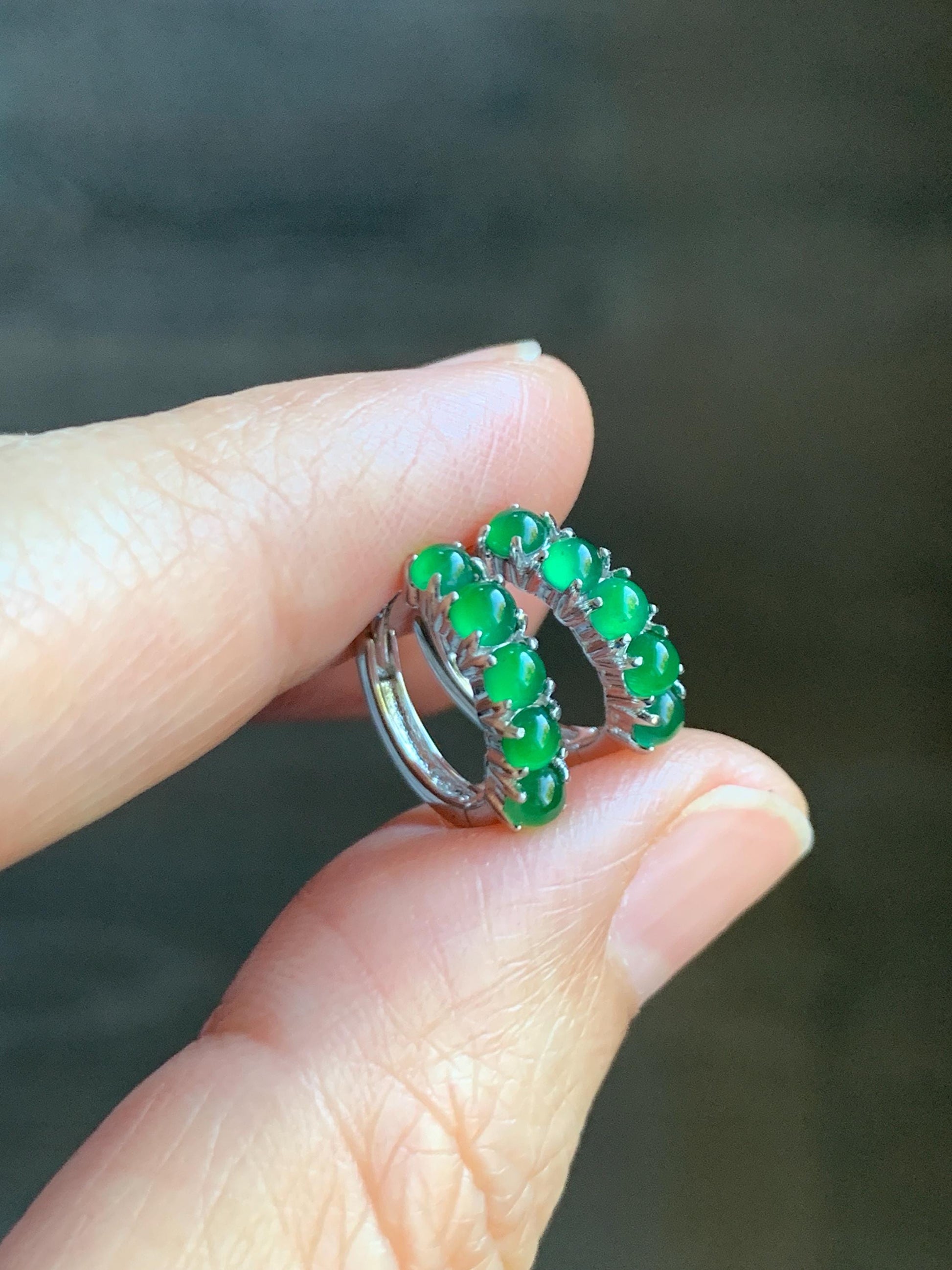 Natural Guatemalan Grade A Icy Highly Translucent Vibrant Green Jade Jadeite Hoop Huggie Earrings Sterling Silver 天然冰危绿起光翡翠银镶耳包 LEB160A