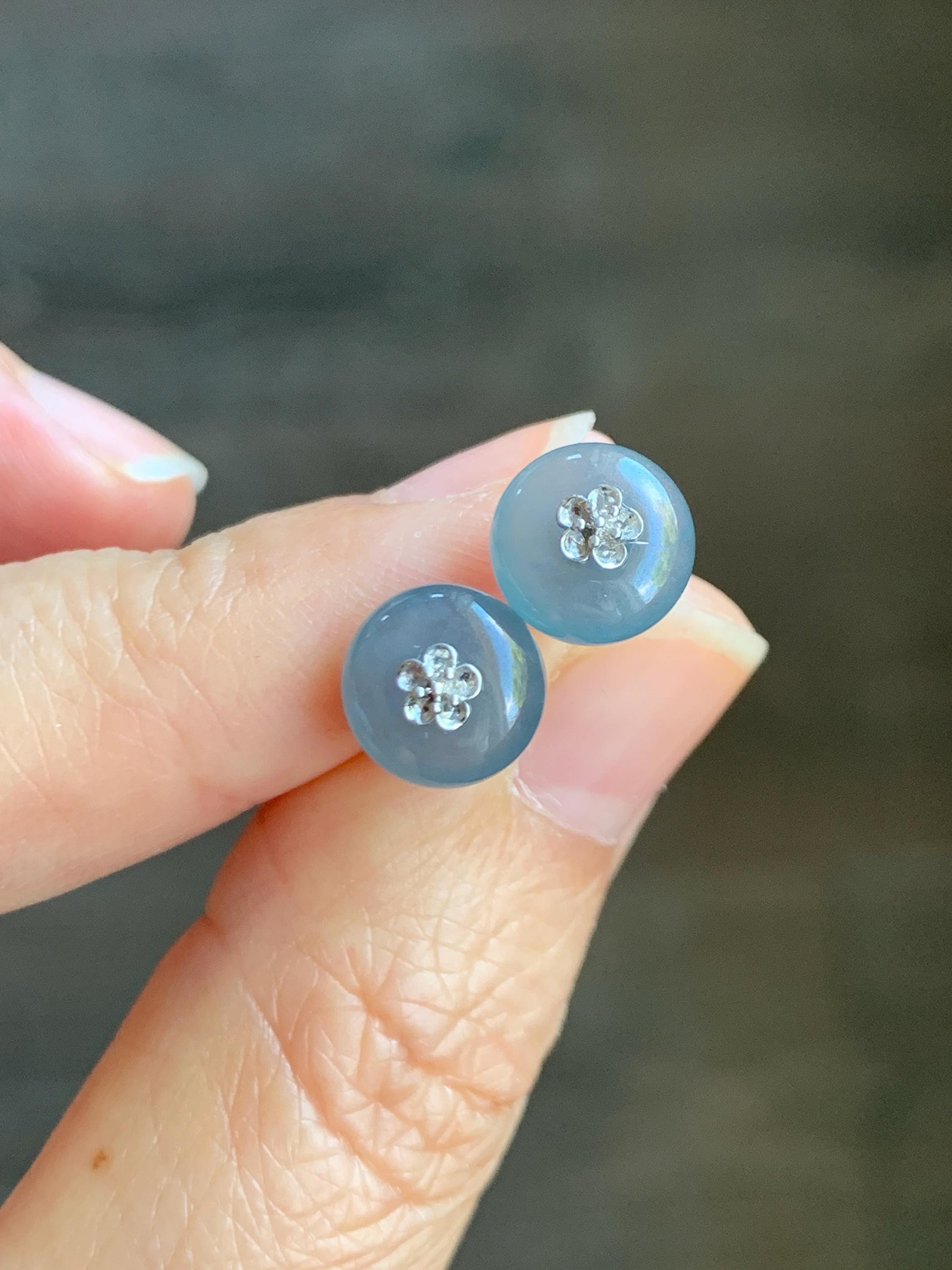 Certified Grade A Natural Guatemalan Icy Translucent Blue Jade Jadeite Drum Bead Stud Earrings 18K White Gold 2.11g 天然冰危蓝水翡翠鼓珠K金镶嵌耳钉 1643