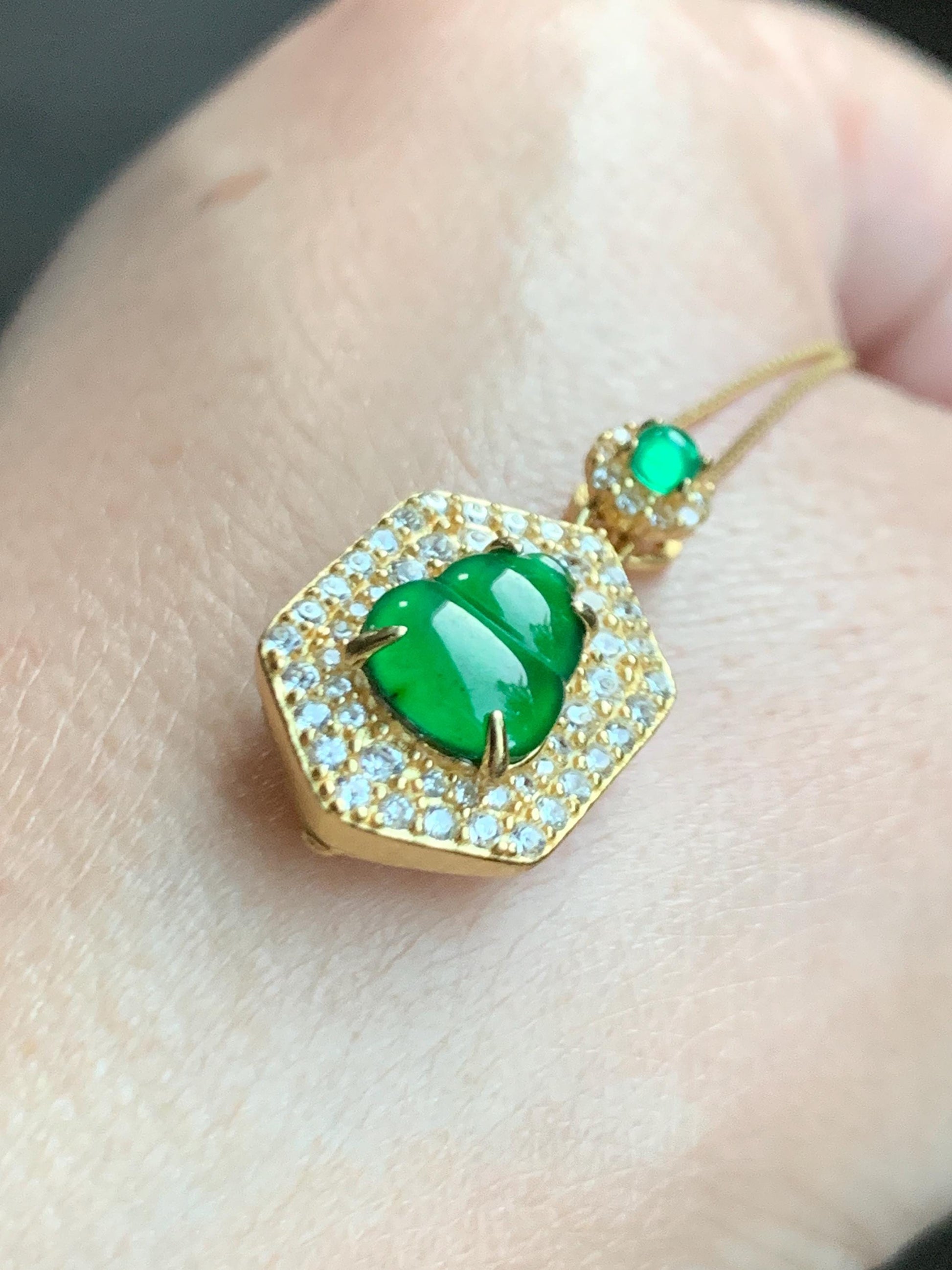 Natural Grade A Guatemalan Icy Translucent Vibrant Green Jade Jadeite Gourd Hulu Pendant Sterling Silver 天然冰危绿翡翠葫芦项链 JWH110A