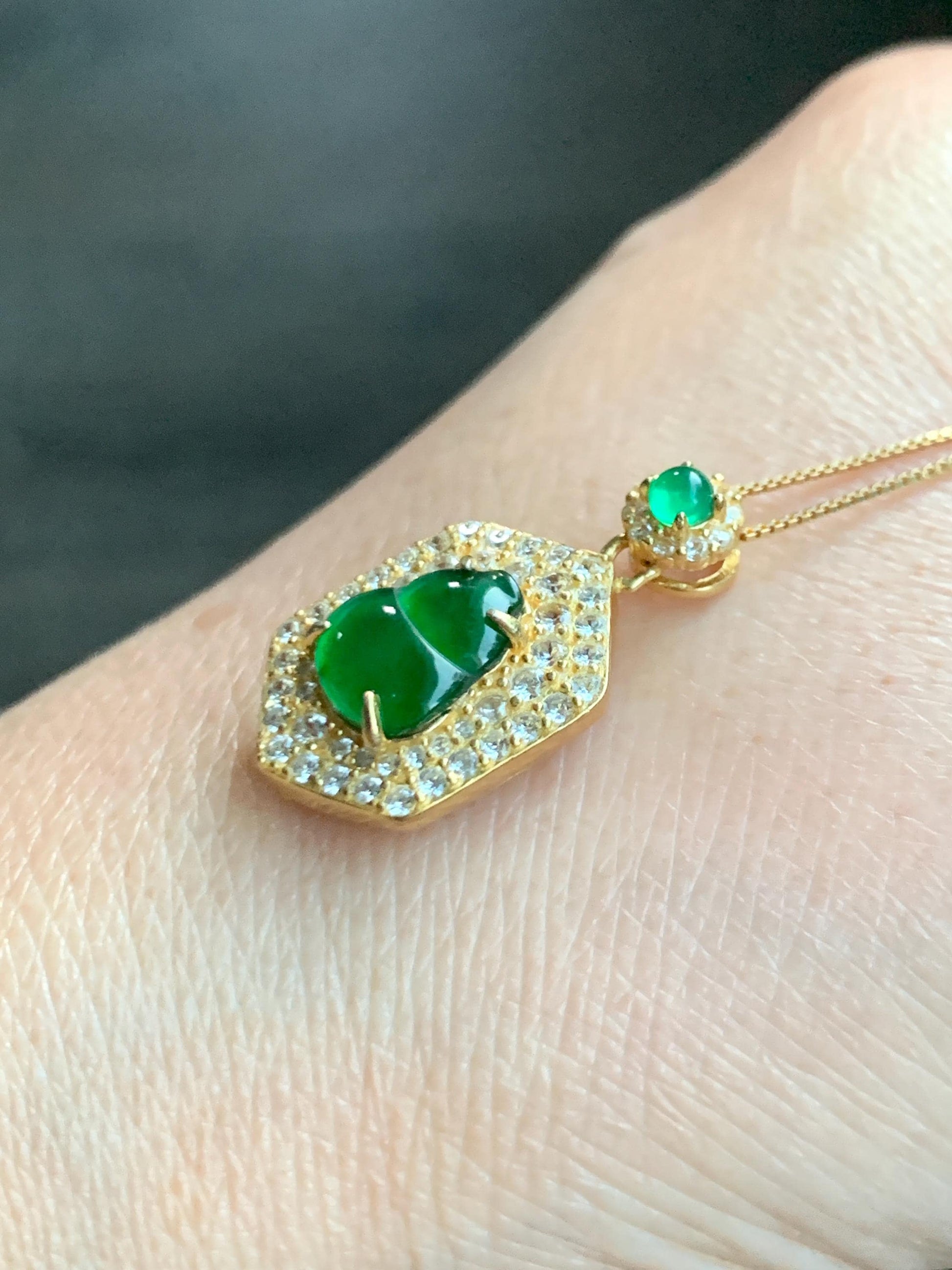 Natural Grade A Guatemalan Icy Translucent Vibrant Green Jade Jadeite Gourd Hulu Pendant Sterling Silver 天然冰危绿翡翠葫芦项链 JWH110A