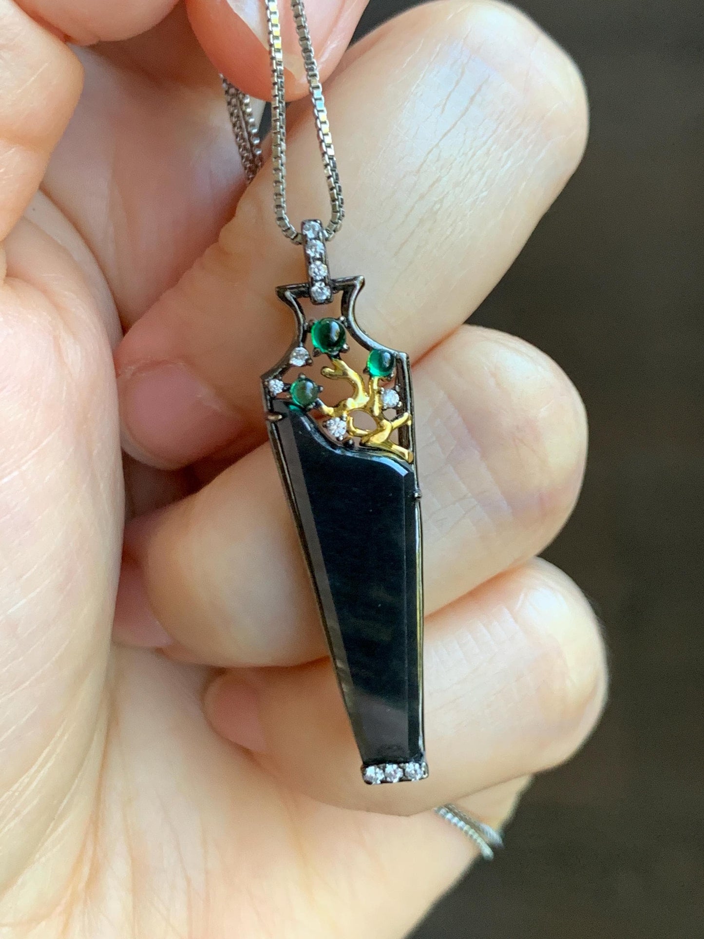 Natural Grade A Guatemalan Icy Highly Translucent Wuji Jadeite Wu Shi Pai Vase Pendant Sterling Silver 3g 天然冰胶危乌鸡翡翠无事牌镶嵌花瓶吊坠 WJP180