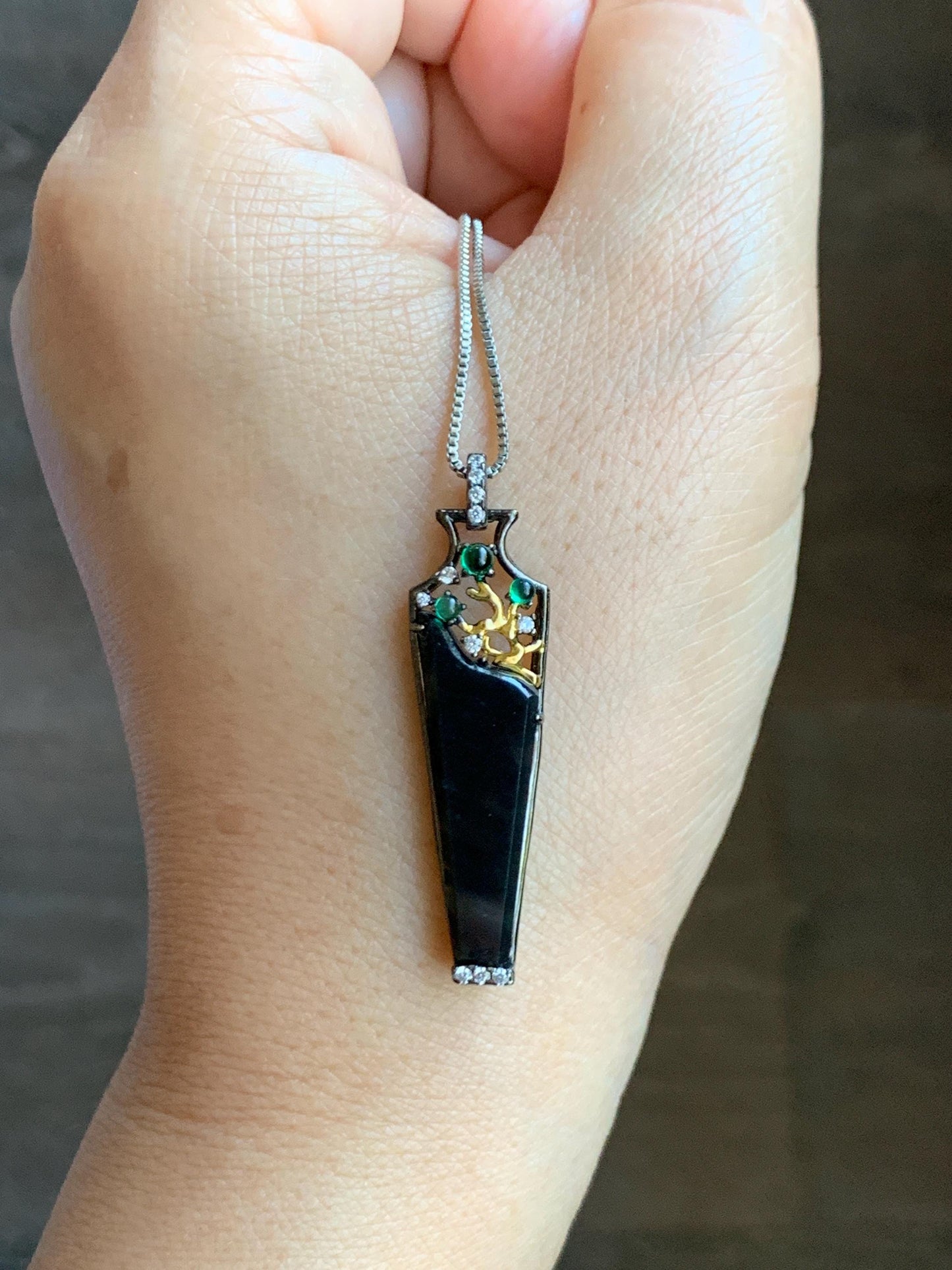Natural Grade A Guatemalan Icy Highly Translucent Wuji Jadeite Wu Shi Pai Vase Pendant Sterling Silver 3g 天然冰胶危乌鸡翡翠无事牌镶嵌花瓶吊坠 WJP180