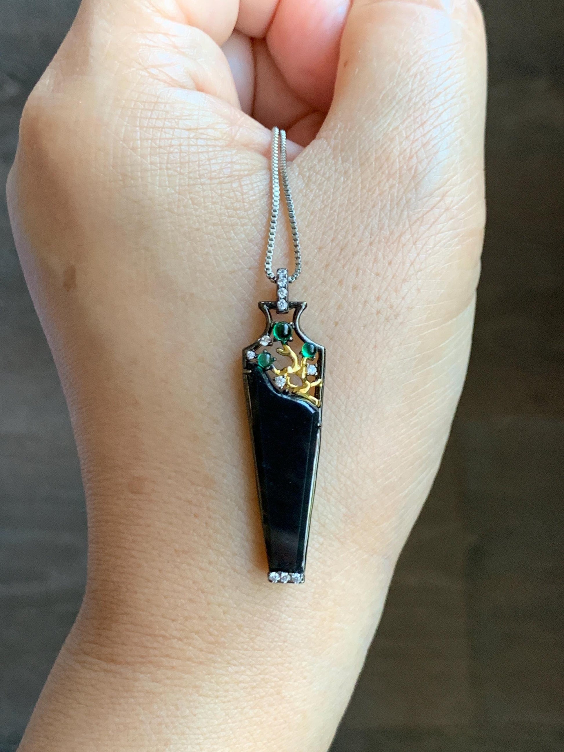 Natural Grade A Guatemalan Icy Highly Translucent Wuji Jadeite Wu Shi Pai Vase Pendant Sterling Silver 3g 天然冰胶危乌鸡翡翠无事牌镶嵌花瓶吊坠 WJP180