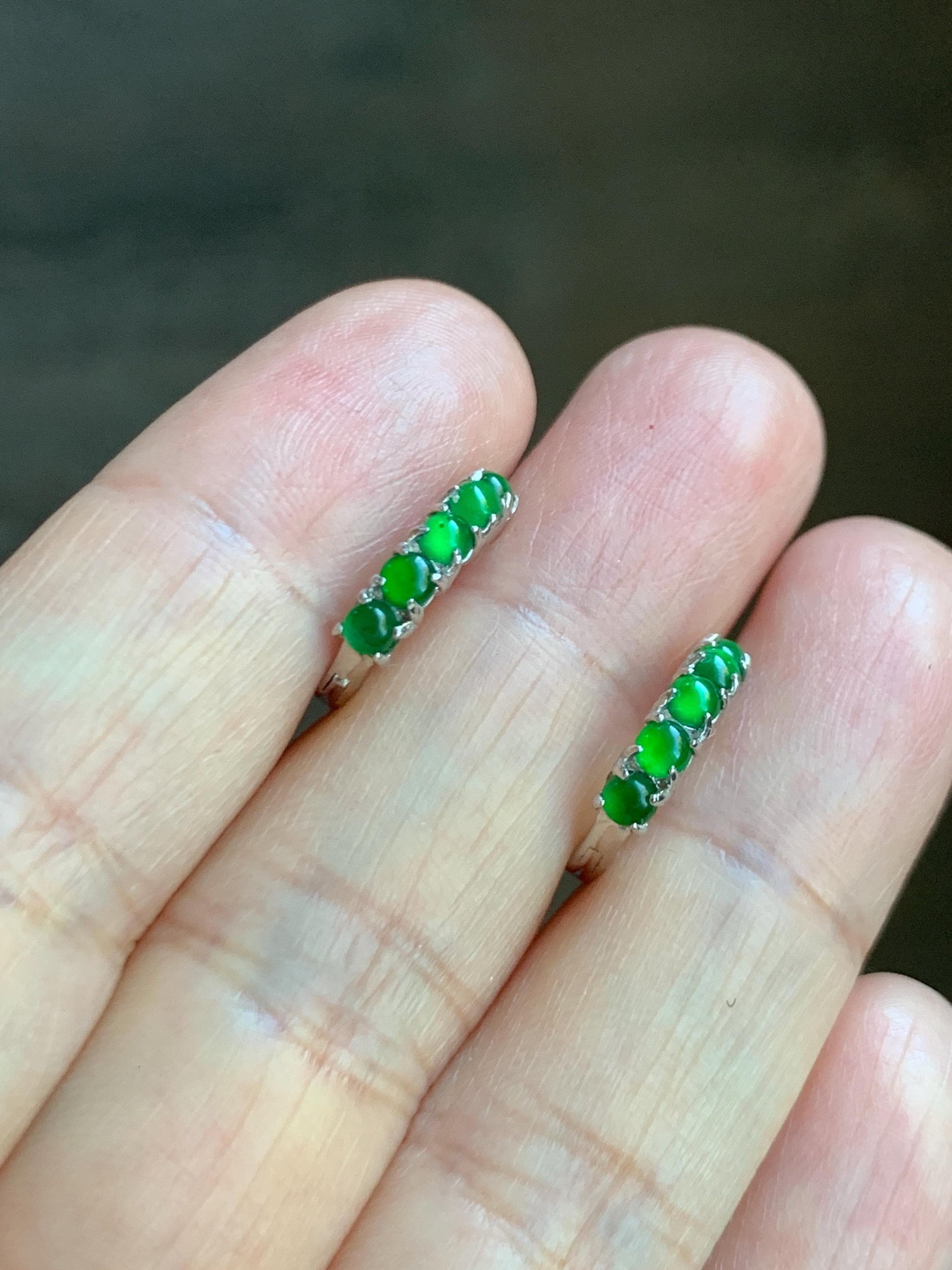 Natural Guatemalan Grade A Icy Highly Translucent Vibrant Green Jade Jadeite Hoop Huggie Earrings Sterling Silver 天然冰危绿起光翡翠银镶耳包 LEB160B