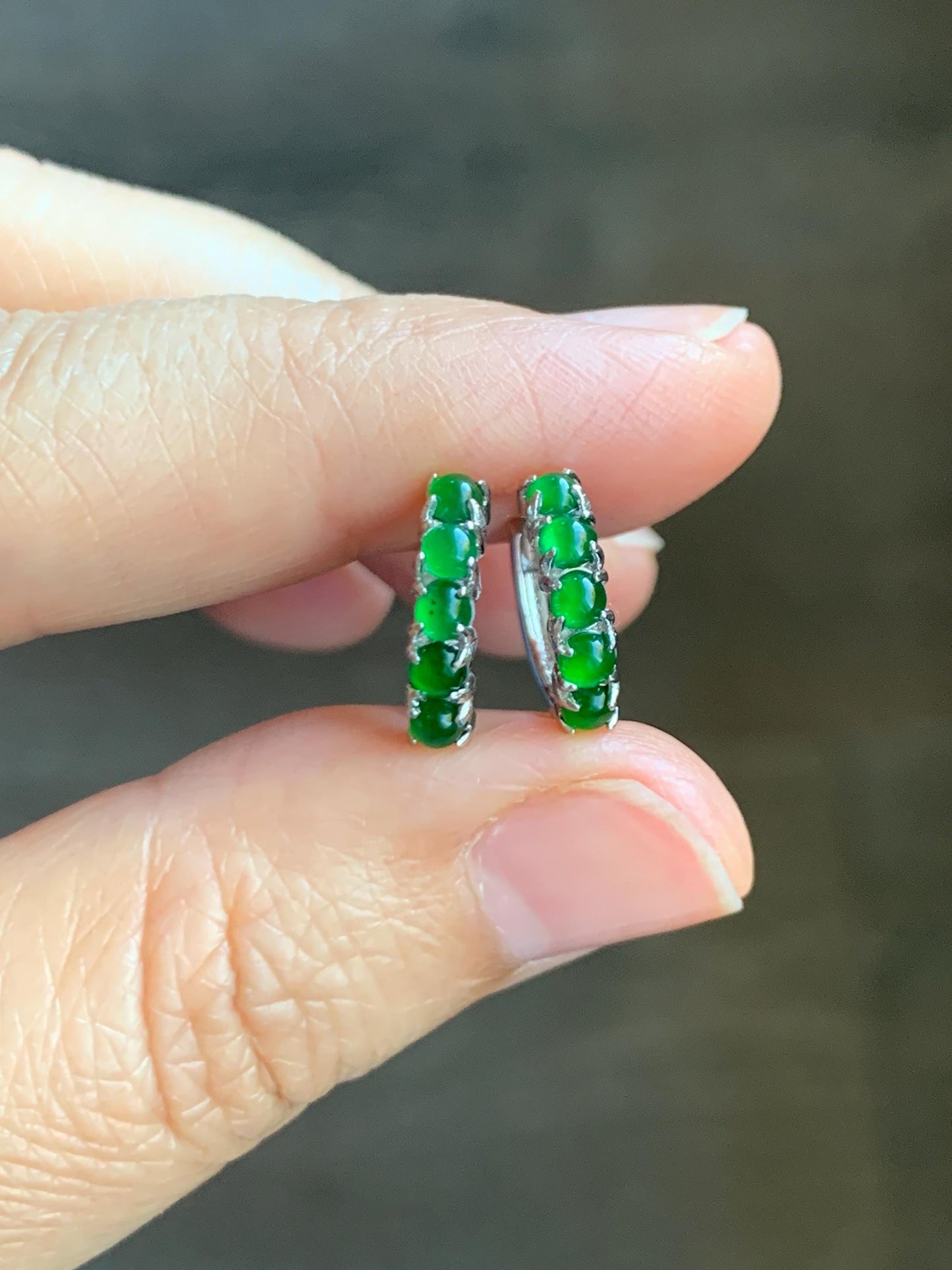 Natural Guatemalan Grade A Icy Highly Translucent Vibrant Green Jade Jadeite Hoop Huggie Earrings Sterling Silver 天然冰危绿起光翡翠银镶耳包 LEB160B