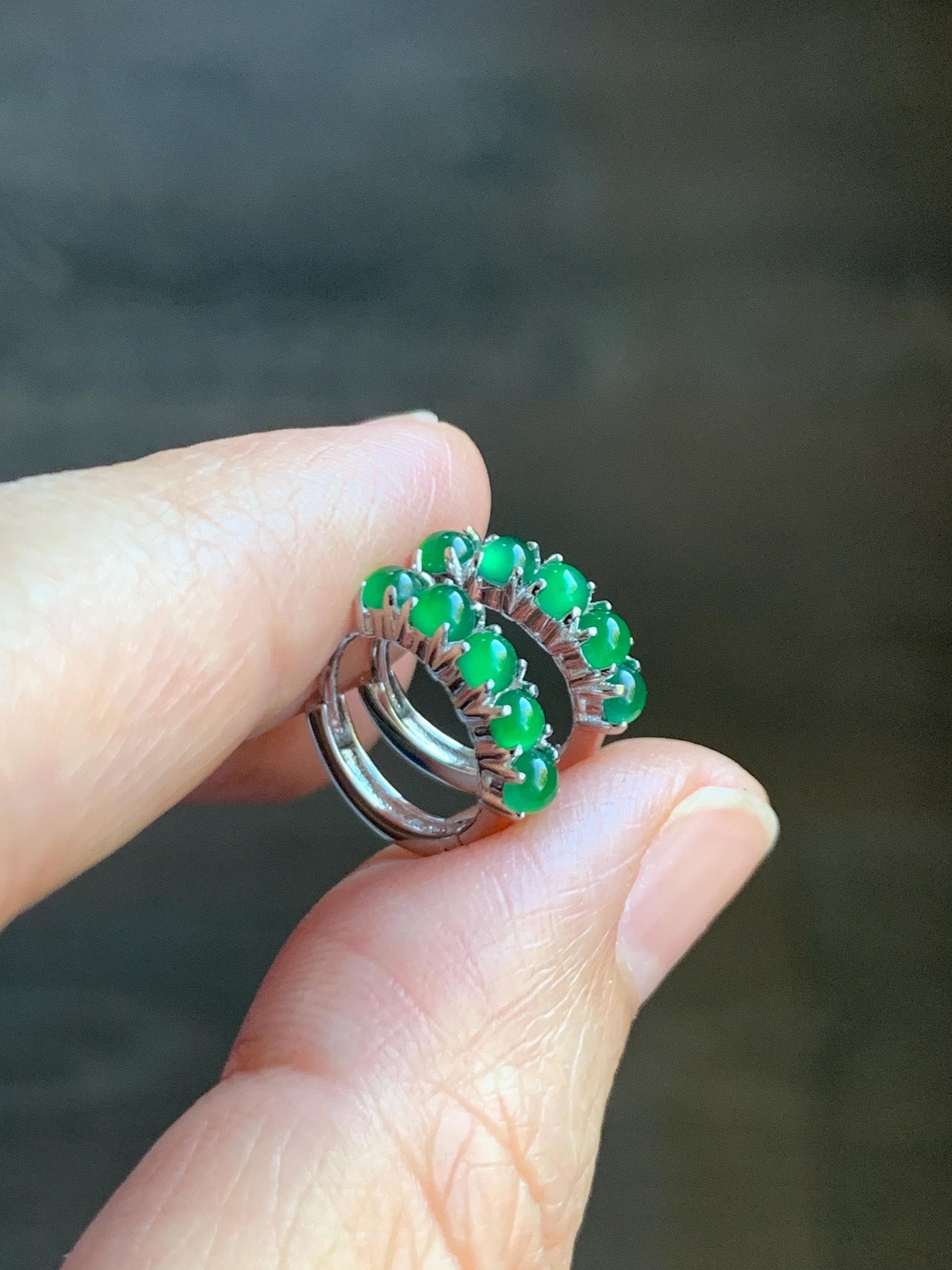 Natural Guatemalan Grade A Icy Highly Translucent Vibrant Green Jade Jadeite Hoop Huggie Earrings Sterling Silver 天然冰危绿起光翡翠银镶耳包 LEB160A