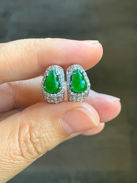 Natural Grade A Guatemalan Icy Translucent Vibrant Green Jade Jadeite Gourd Hulu Huggie Hoop Earrings Sterling Silver 天然冰危绿翡翠葫芦银镶耳包 DHL110