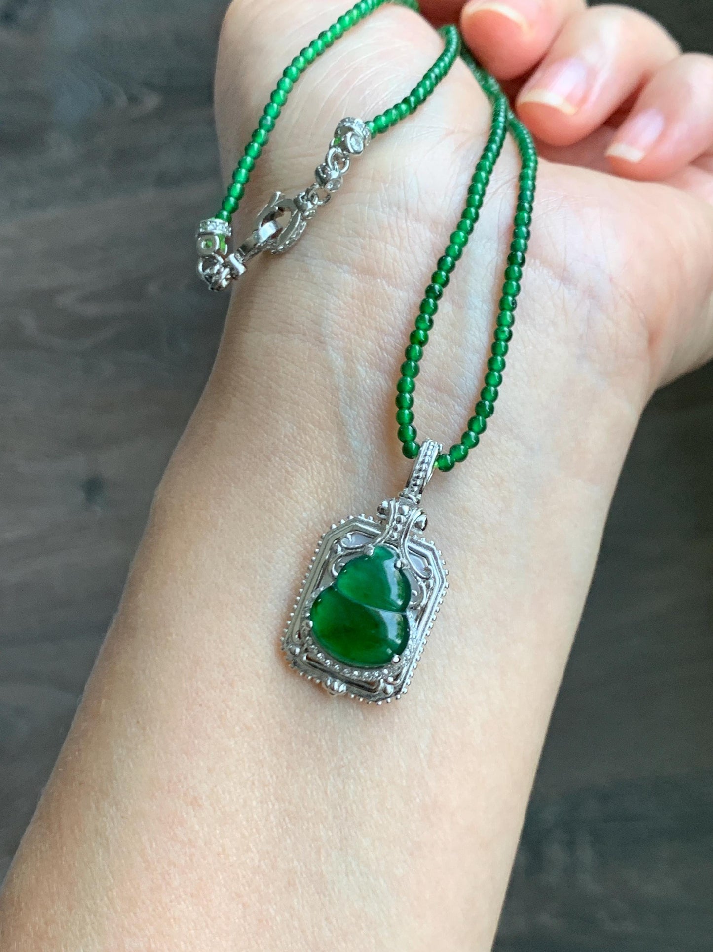 Natural Grade A Guatemalan Icy Translucent Vibrant Green Jade Jadeite Gourd Hulu Pendant Sterling Silver Mother of Pearl 天然冰危绿翡翠葫芦贝母吊坠DWG120