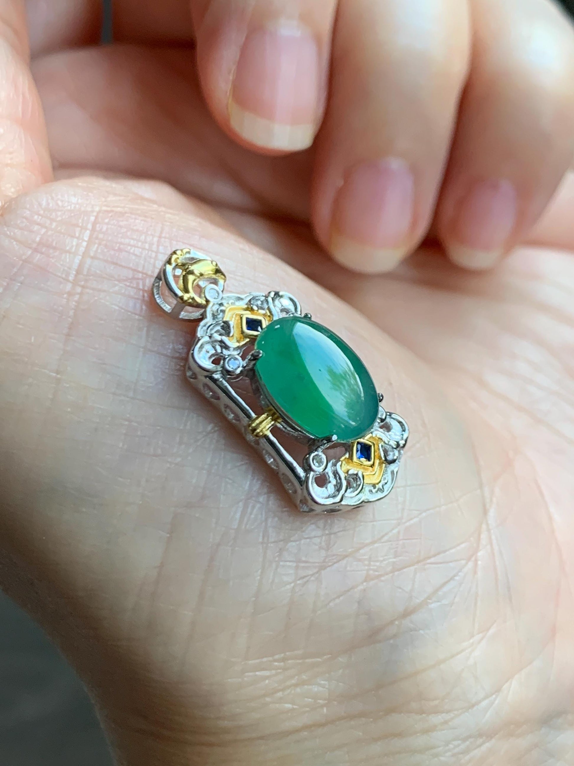 Natural Grade A Guatemalan Icy Translucent Green Jade Jadeite Oval Cabochon Pendant Sterling Silver 天然冰危绿翡翠椭圆蛋面吊坠 LWD120