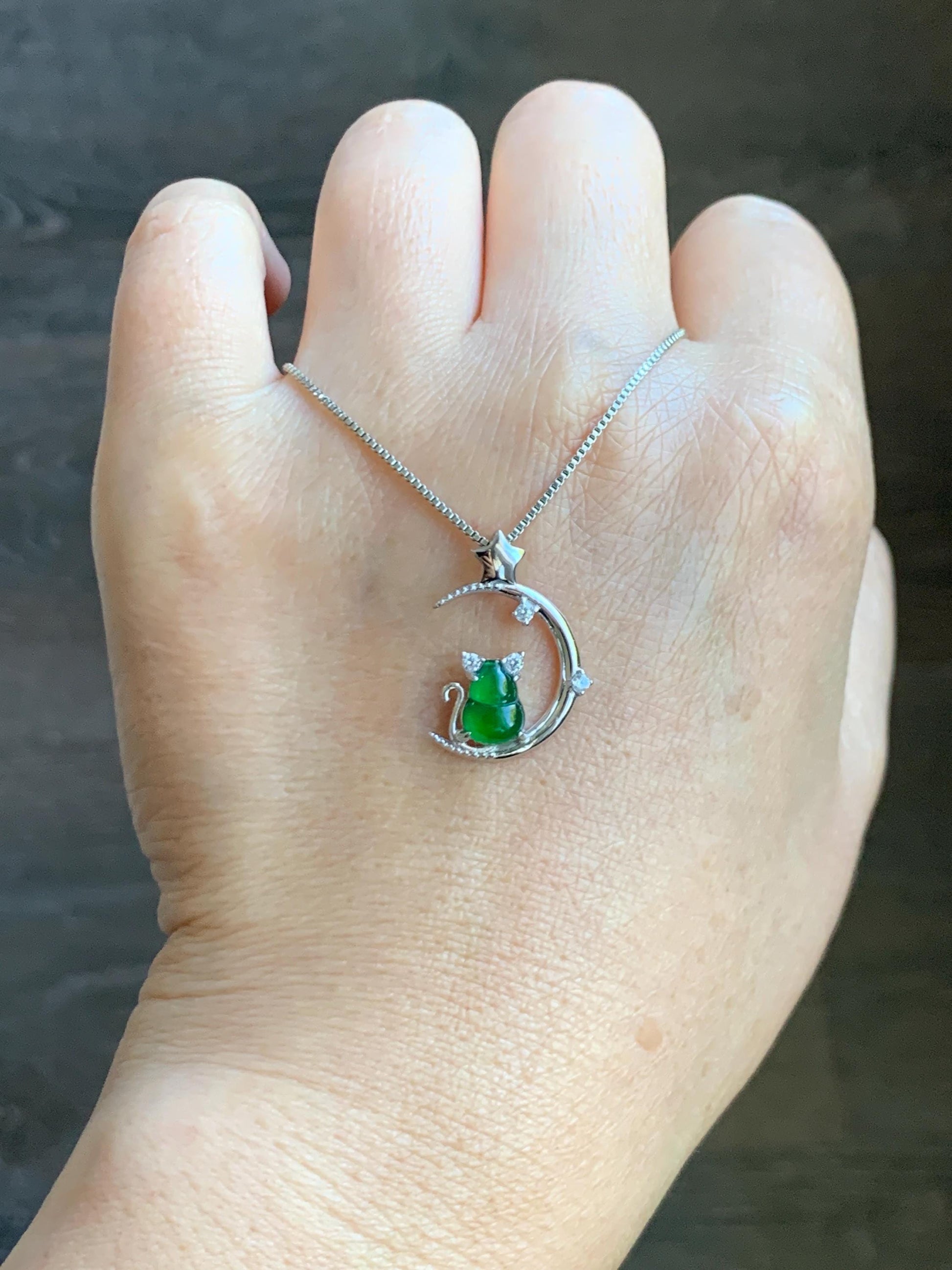 Natural Grade A Guatemalan Icy Translucent Vibrant Green Jade Jadeite Gourd Cat Crescent Moon Pendant Sterling Silver 天然冰危绿葫芦翡翠猫咪月亮吊坠 YLM74
