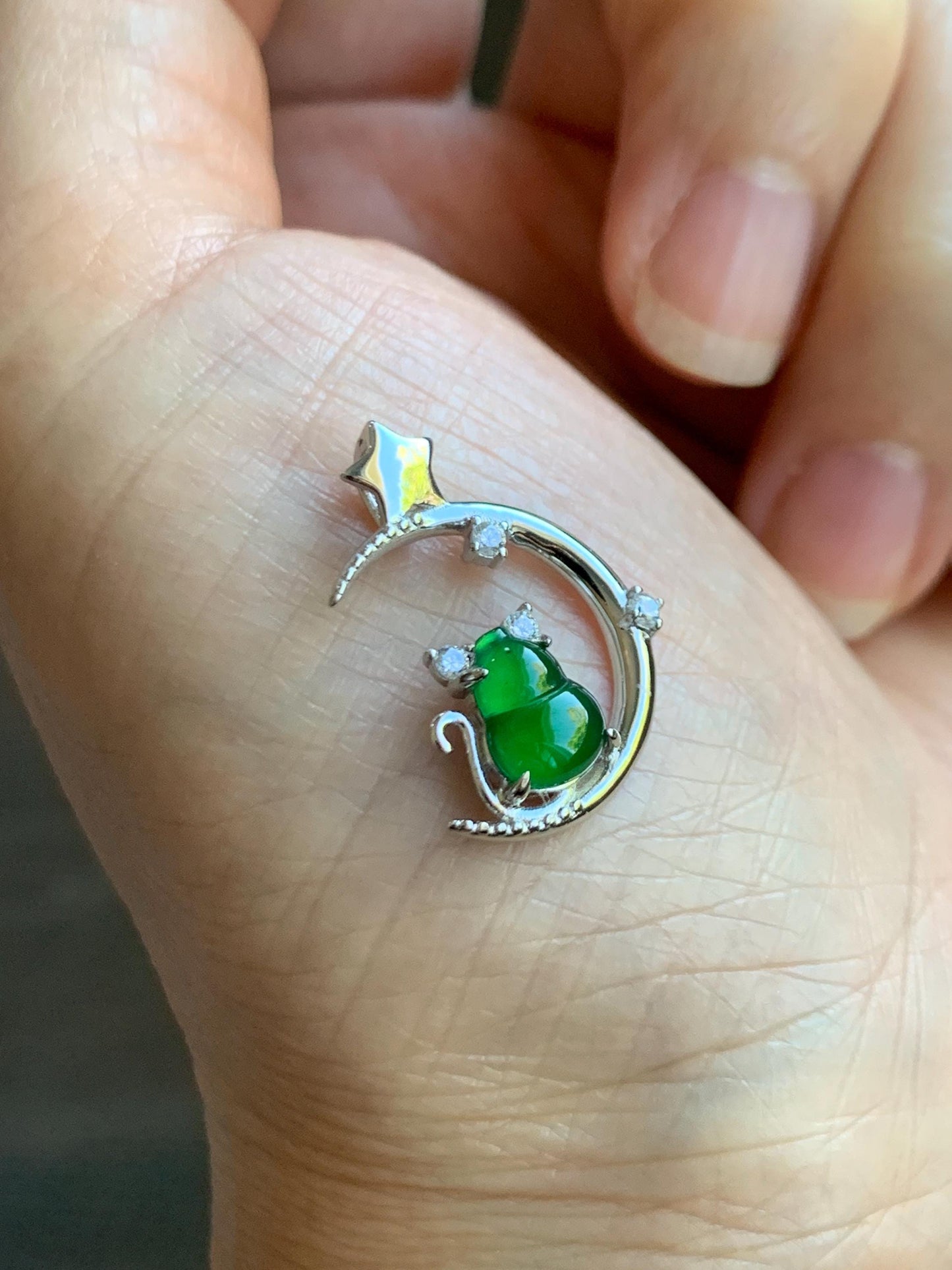 Natural Grade A Guatemalan Icy Translucent Vibrant Green Jade Jadeite Gourd Cat Crescent Moon Pendant Sterling Silver 天然冰危绿葫芦翡翠猫咪月亮吊坠 YLM74