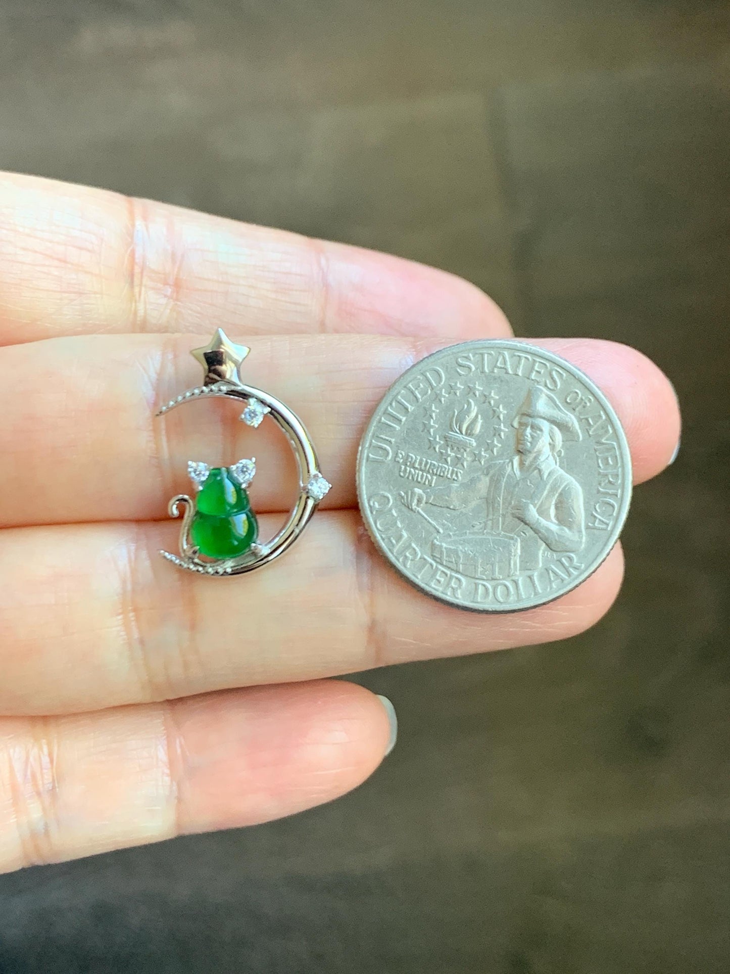 Natural Grade A Guatemalan Icy Translucent Vibrant Green Jade Jadeite Gourd Cat Crescent Moon Pendant Sterling Silver 天然冰危绿葫芦翡翠猫咪月亮吊坠 YLM74