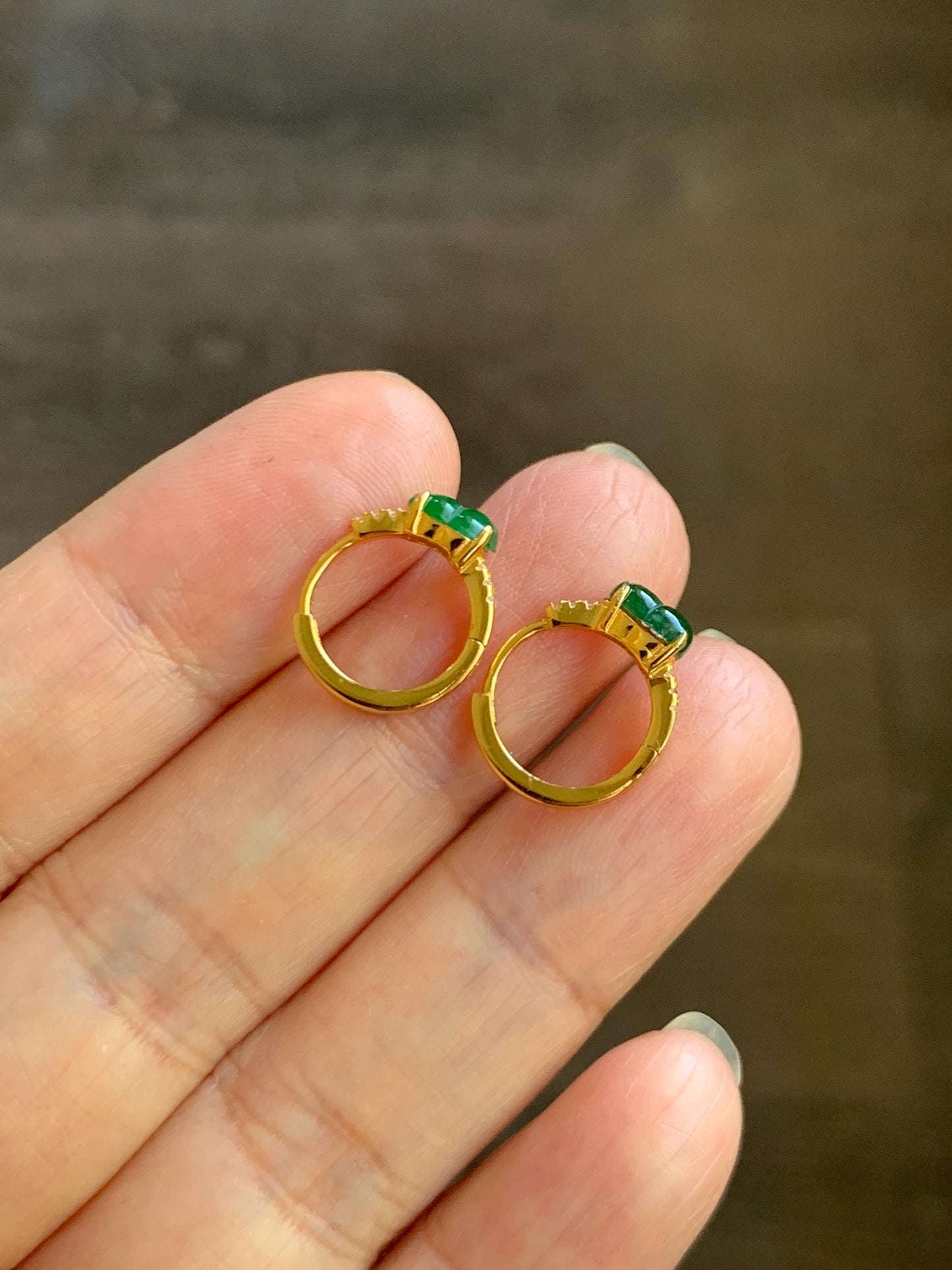 Natural Grade A Guatemalan Icy Translucent Vibrant Green Gourd Jade Jadeite Hoop Earrings Sterling Silver Yellow Gold 天然冰危绿翡翠葫芦银镶耳包 XHL68A