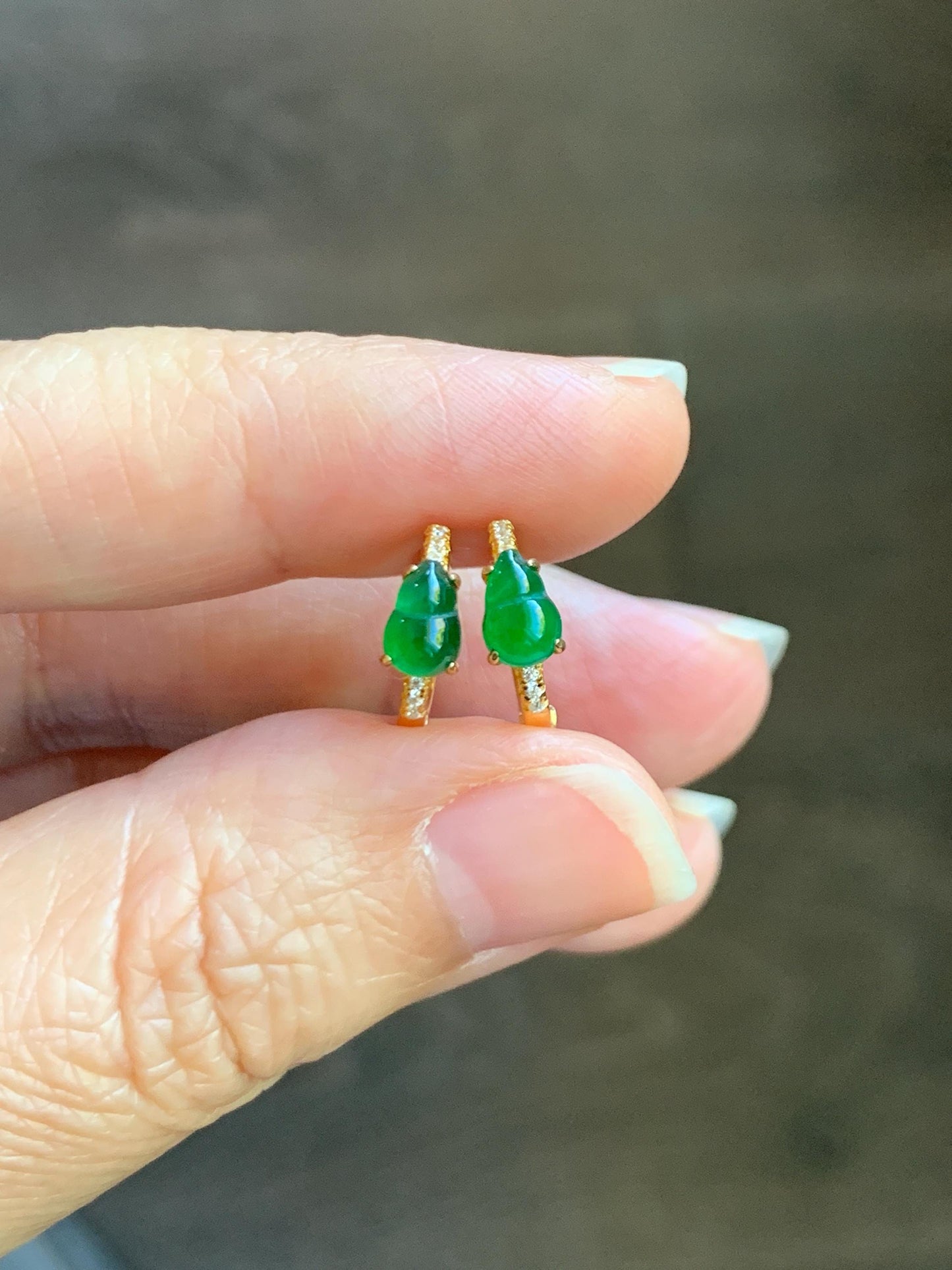 Natural Grade A Guatemalan Icy Translucent Vibrant Green Gourd Jade Jadeite Hoop Earrings Sterling Silver Yellow Gold 天然冰危绿翡翠葫芦银镶耳包 XHL68B