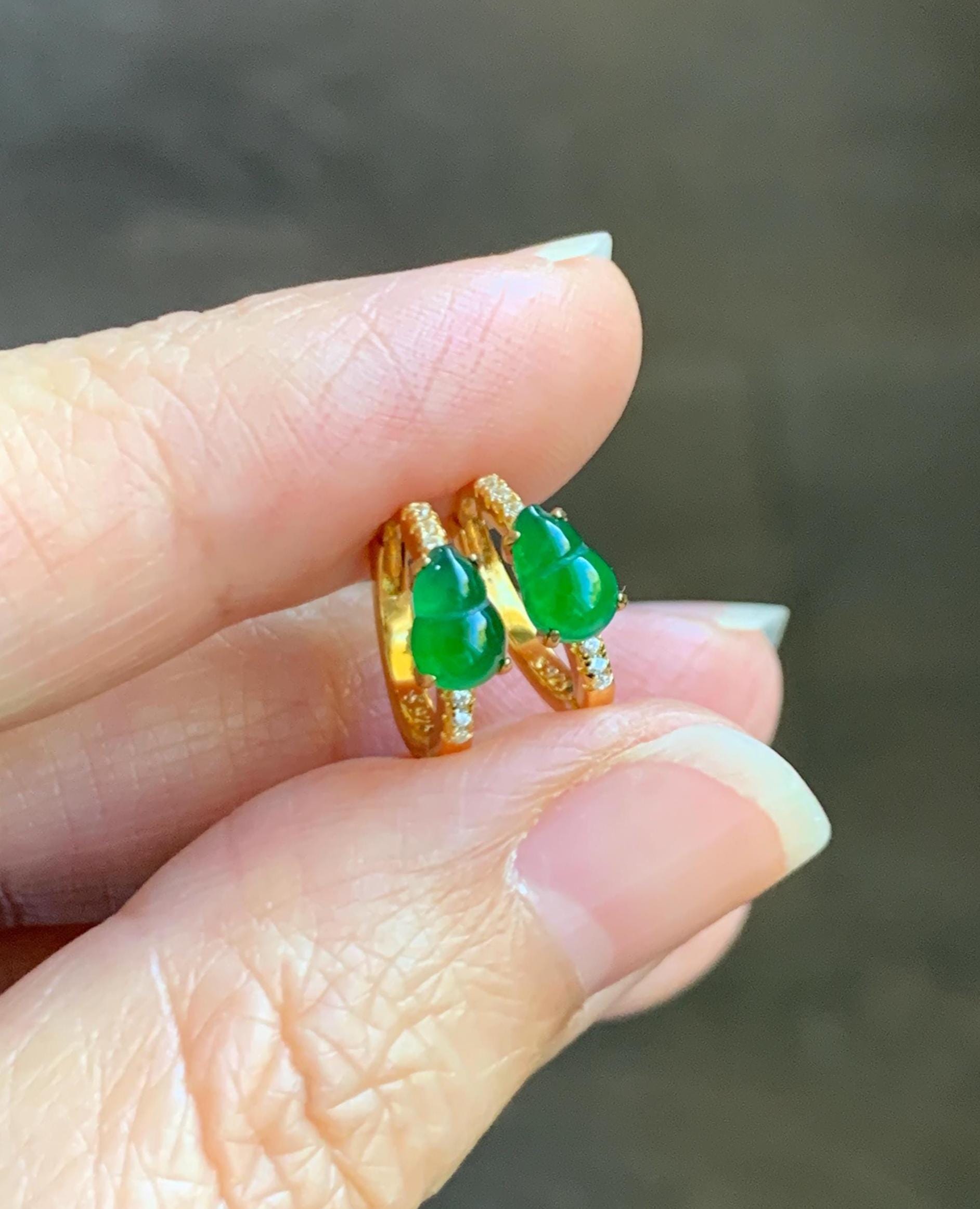 Natural Grade A Guatemalan Icy Translucent Vibrant Green Gourd Jade Jadeite Hoop Earrings Sterling Silver Yellow Gold 天然冰危绿翡翠葫芦银镶耳包 XHL68B