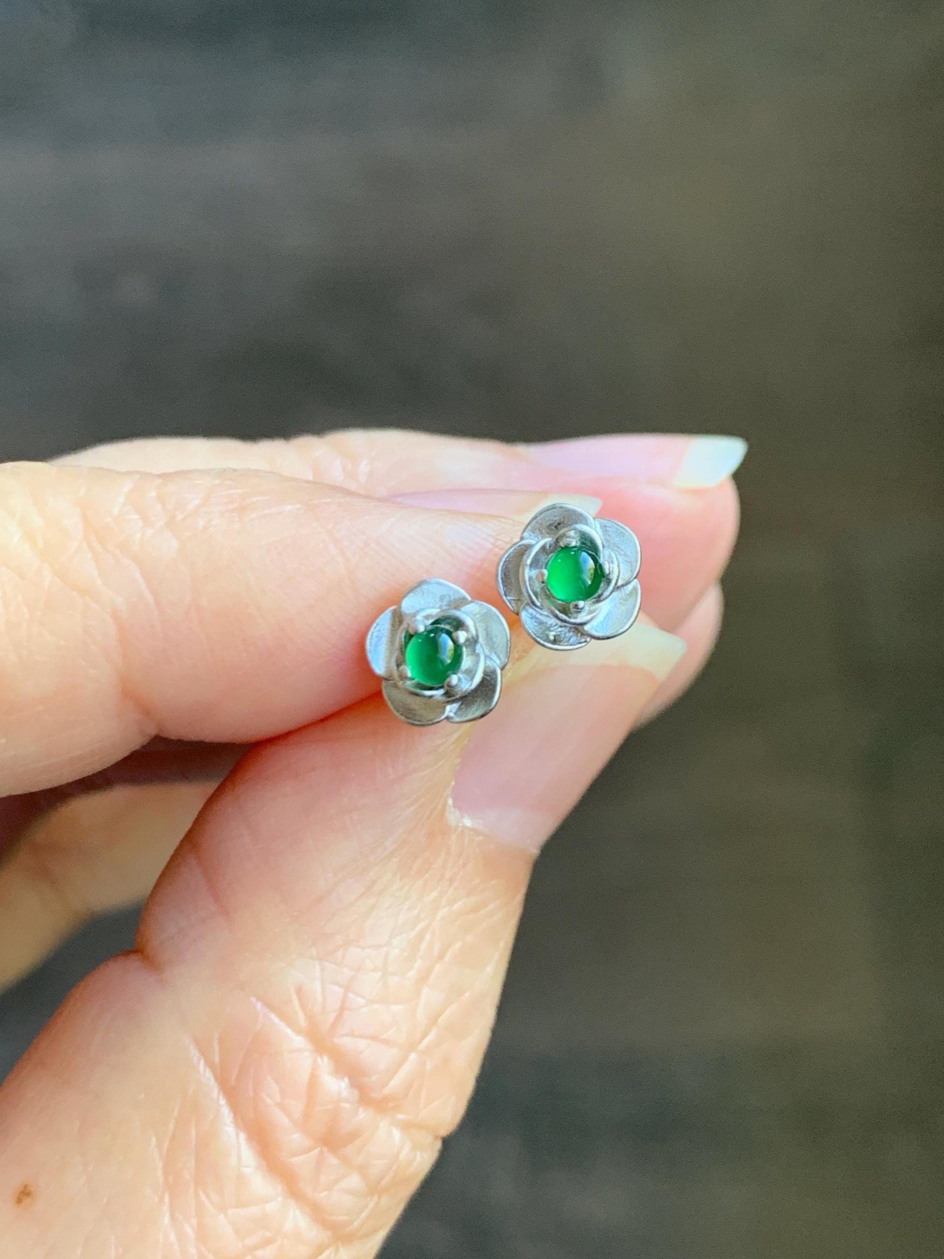 Petite Natural Grade A Guatemalan Icy Highly Translucent Vibrant Green Jadeite Flower Stud Earrings Sterling Silver 天然冰危绿翡翠花银耳钉 XJH55Y