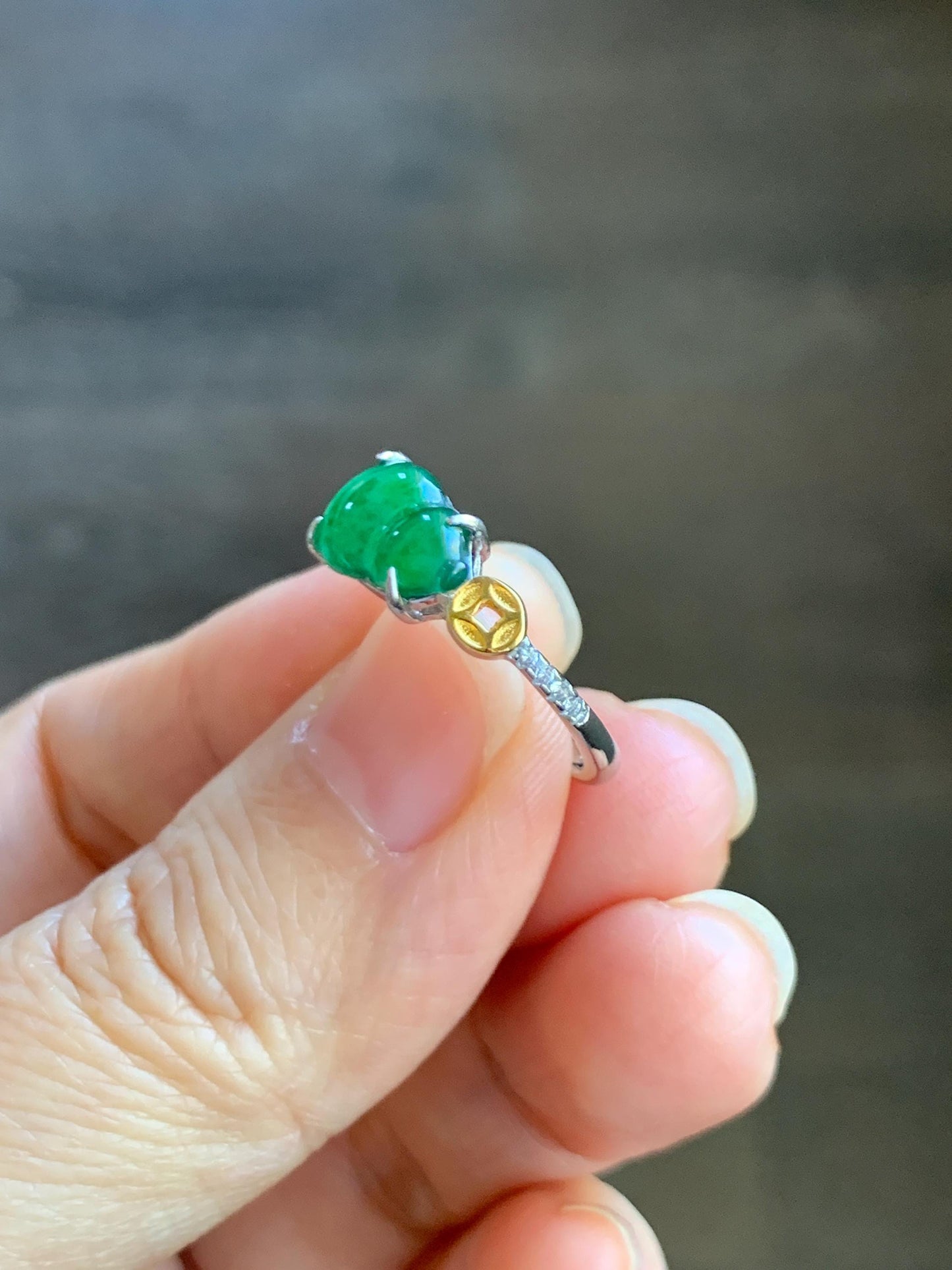 Natural Grade A Guatemalan Icy Translucent Vibrant Green Jade Jadeite Hulu Gourd Ring Sterling Silver Size Adjustable 天然冰危绿翡翠葫芦银镶戒指 LHL85