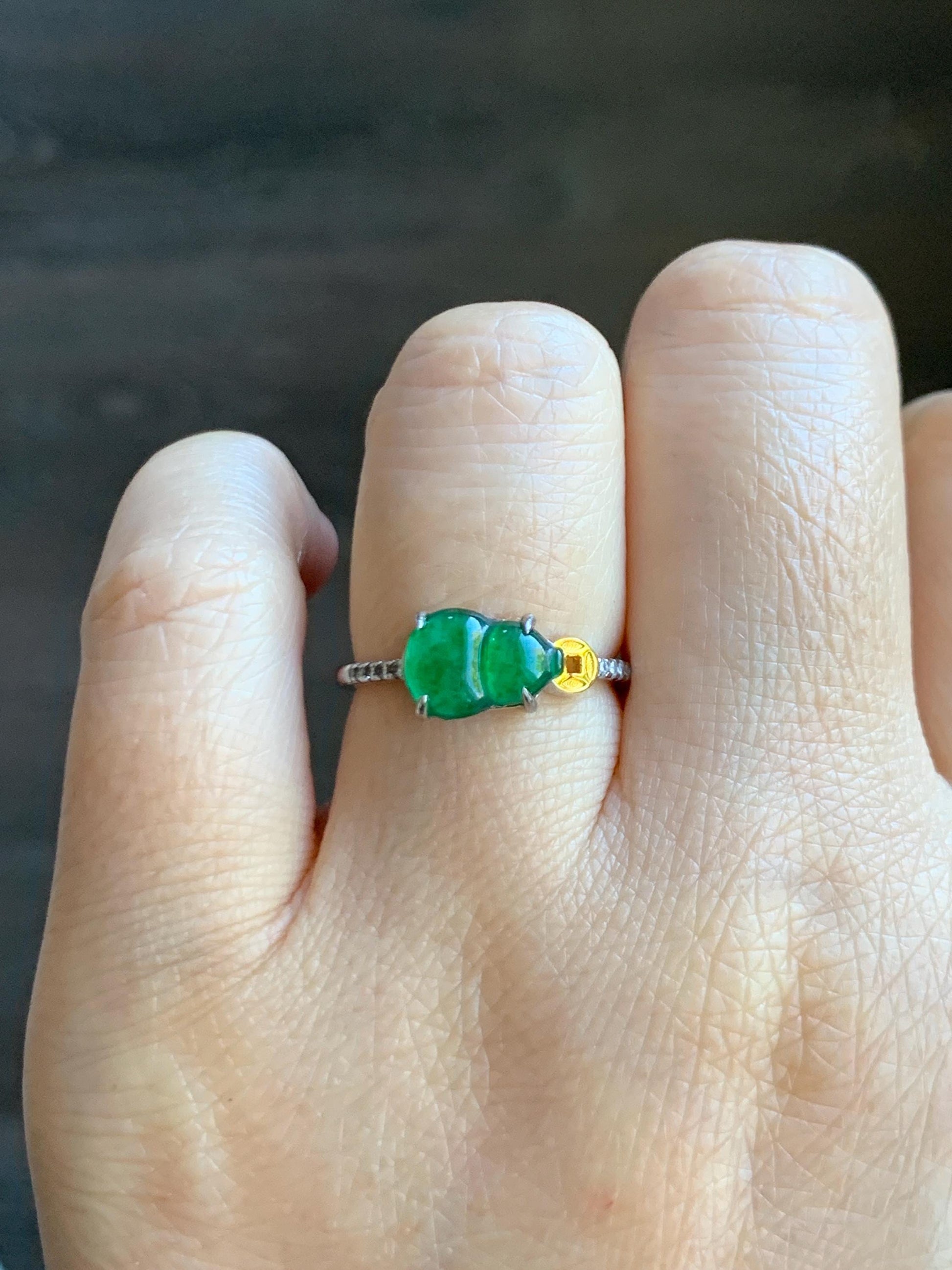 Natural Grade A Guatemalan Icy Translucent Vibrant Green Jade Jadeite Hulu Gourd Ring Sterling Silver Size Adjustable 天然冰危绿翡翠葫芦银镶戒指 LHL85